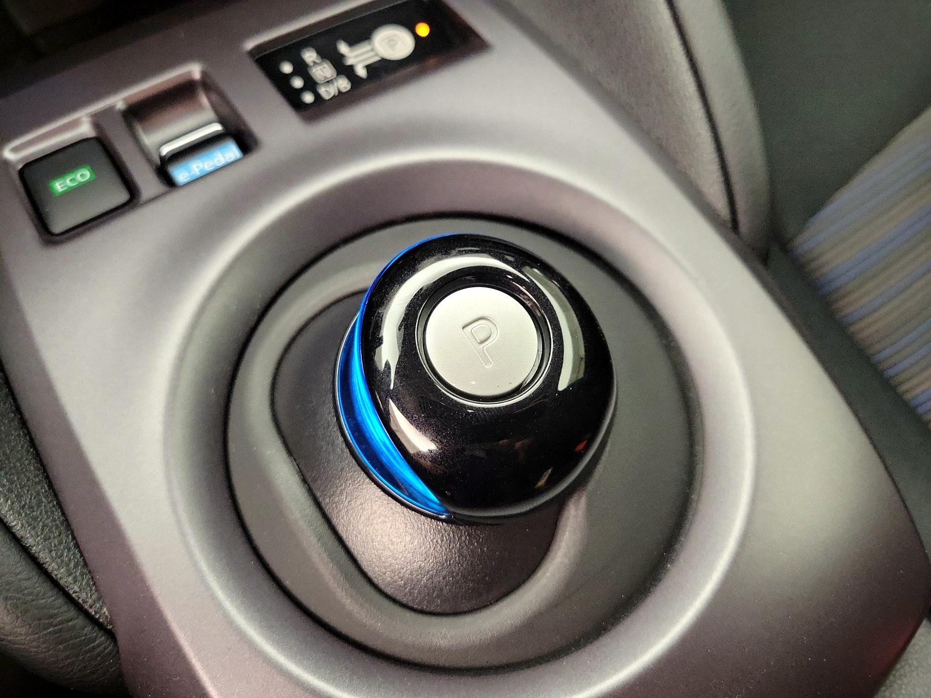 Thumbnail: 2025 Nissan Leaf - 17