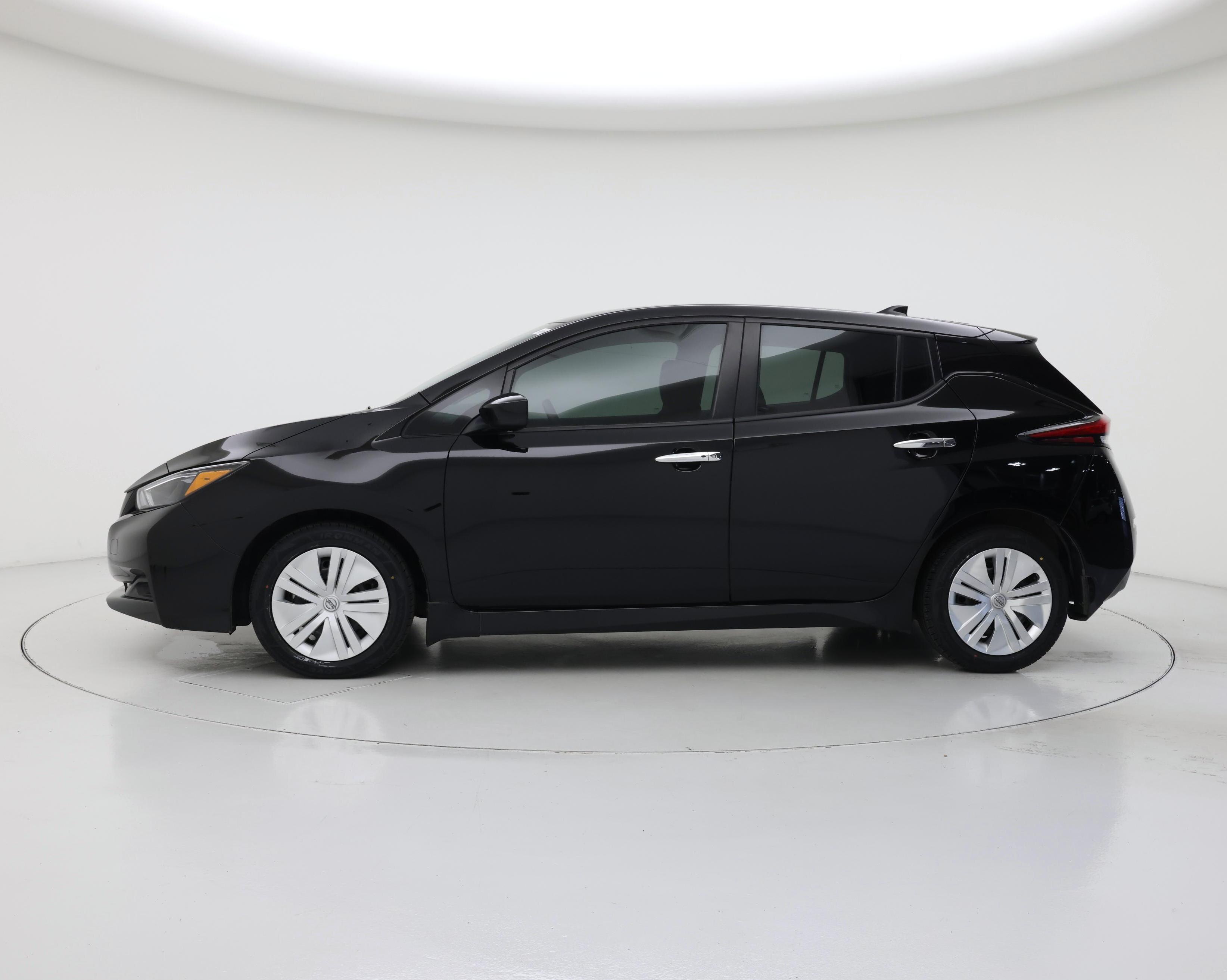 Thumbnail: 2025 Nissan Leaf - 3