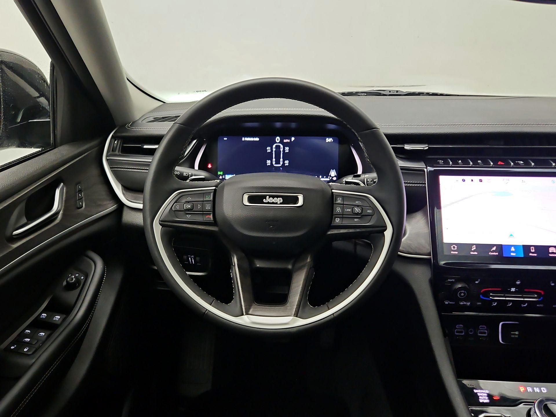 Thumbnail: 2023 Jeep Grand Cherokee L - 10