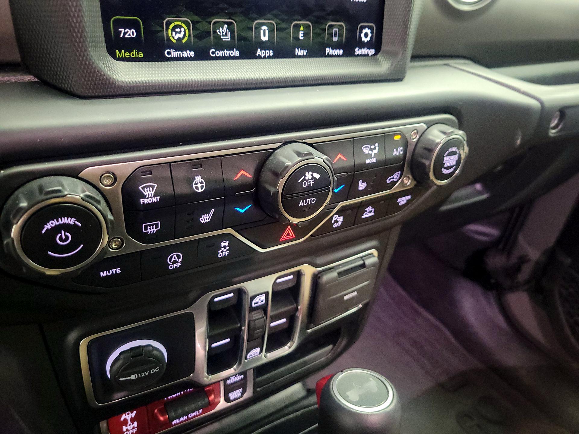 Thumbnail: 2022 Jeep Wrangler - 15