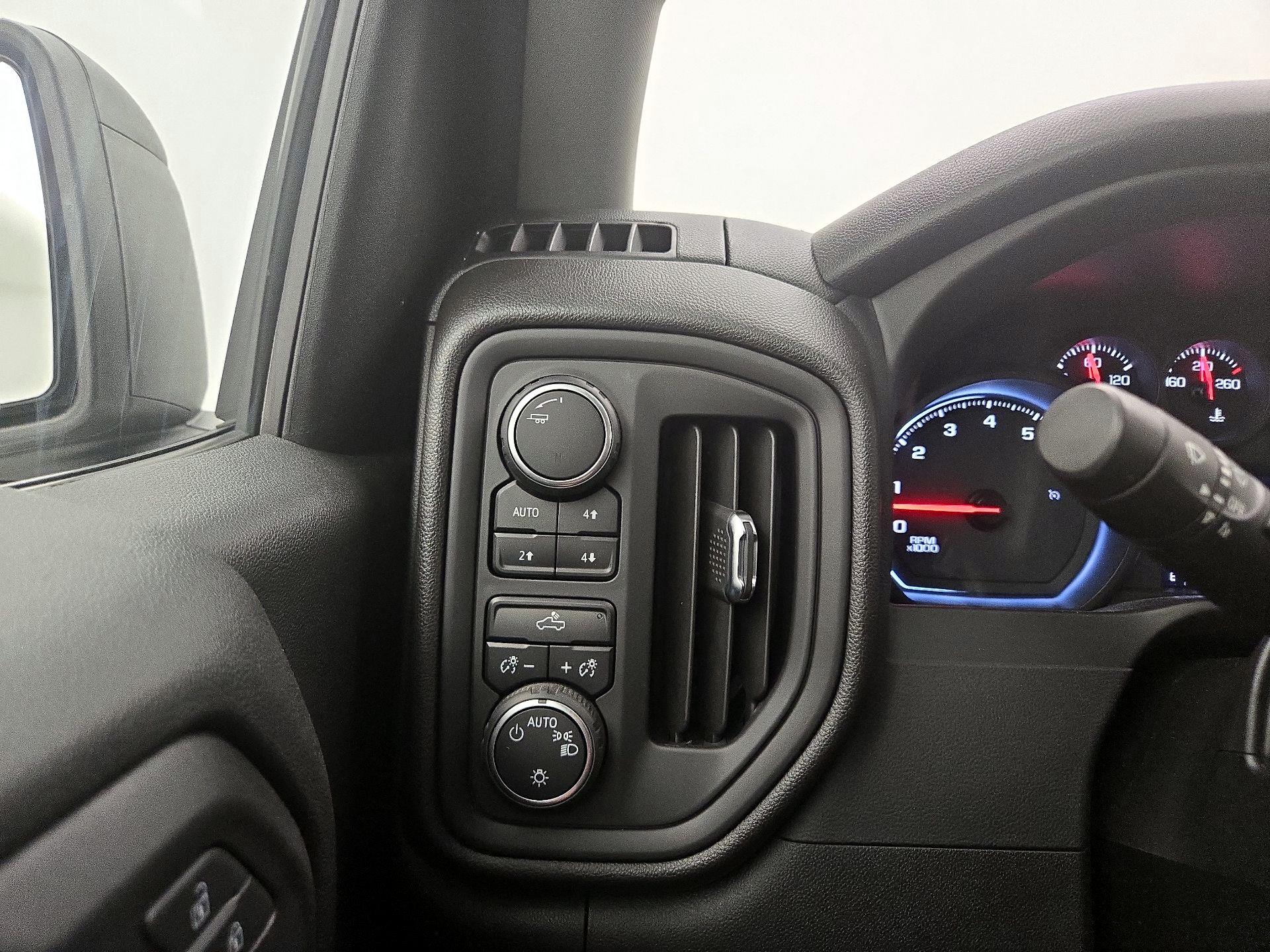 Thumbnail: 2021 Chevrolet Silverado 1500 - 13