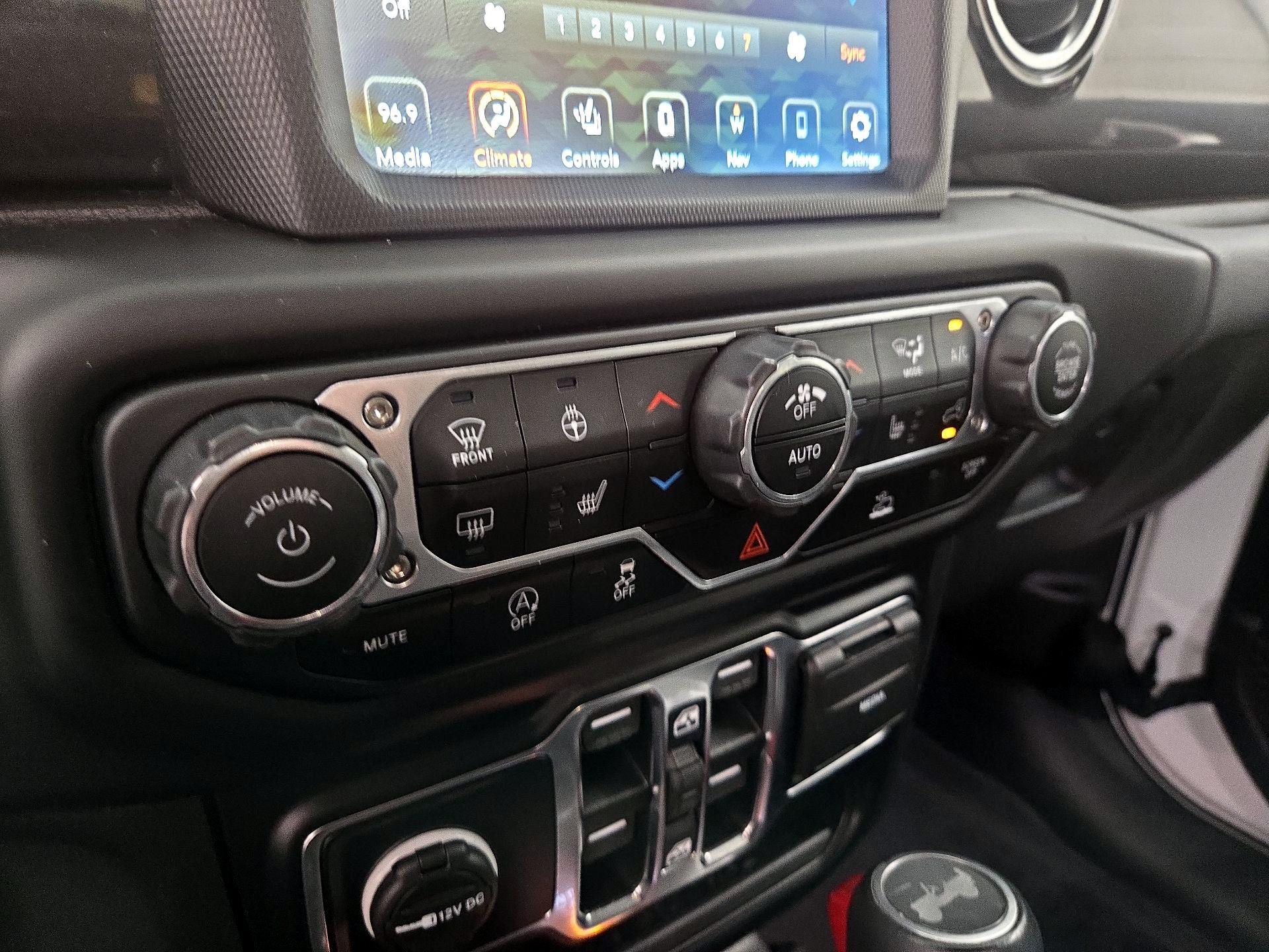 Thumbnail: 2022 Jeep Wrangler - 17
