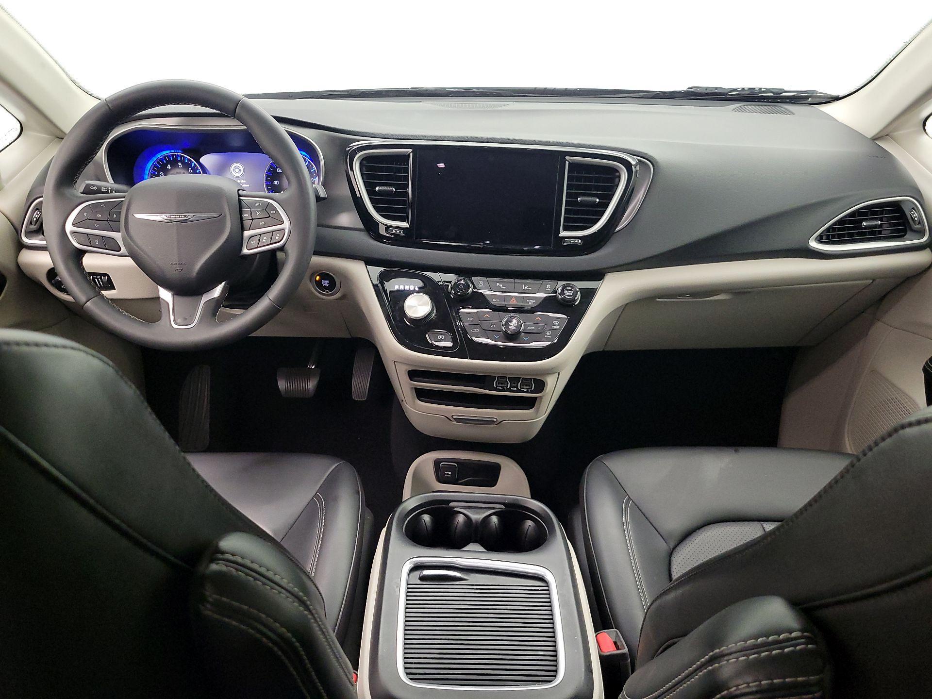 Thumbnail: 2023 Chrysler Pacifica - 9