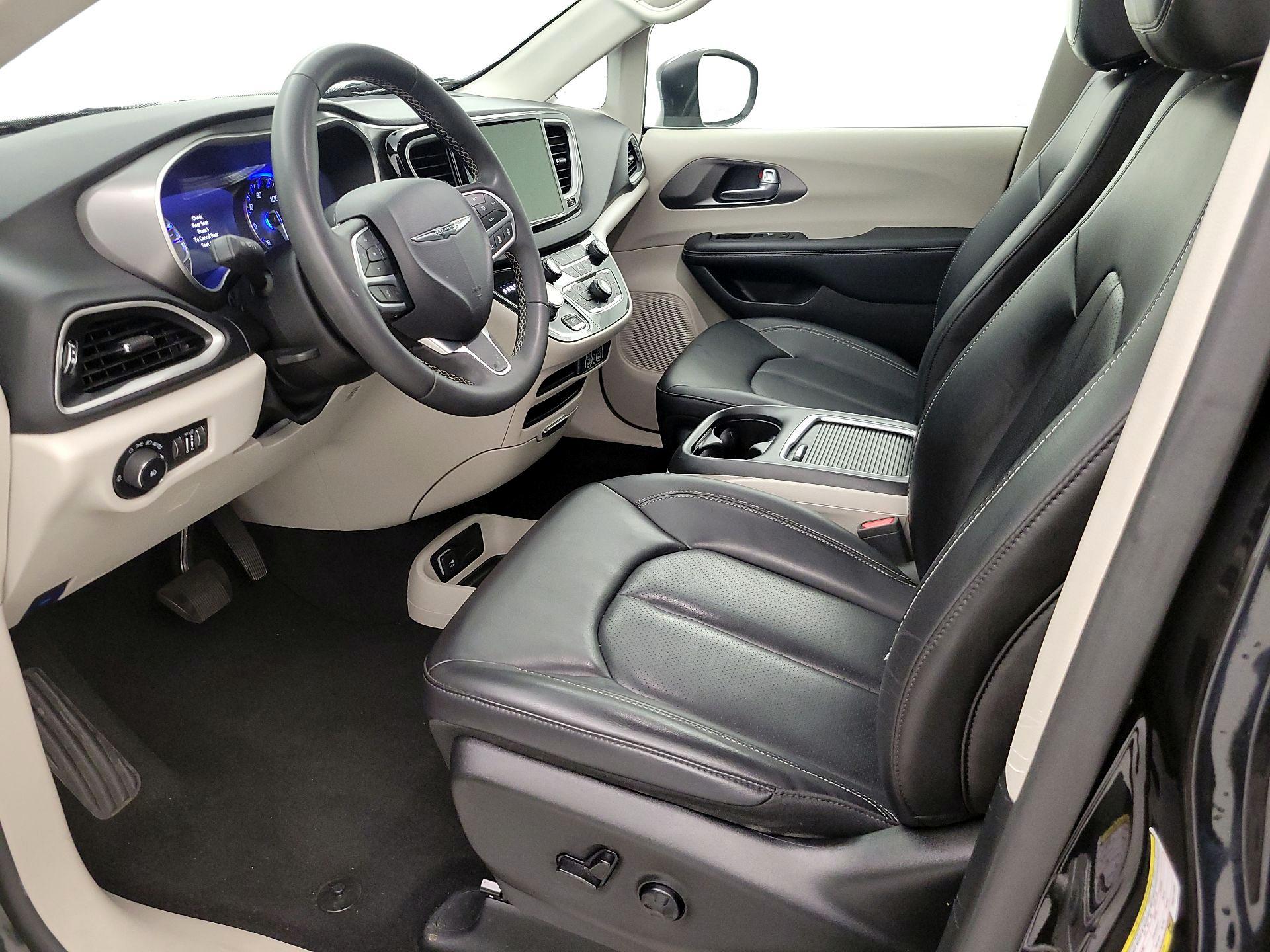 Thumbnail: 2023 Chrysler Pacifica - 11