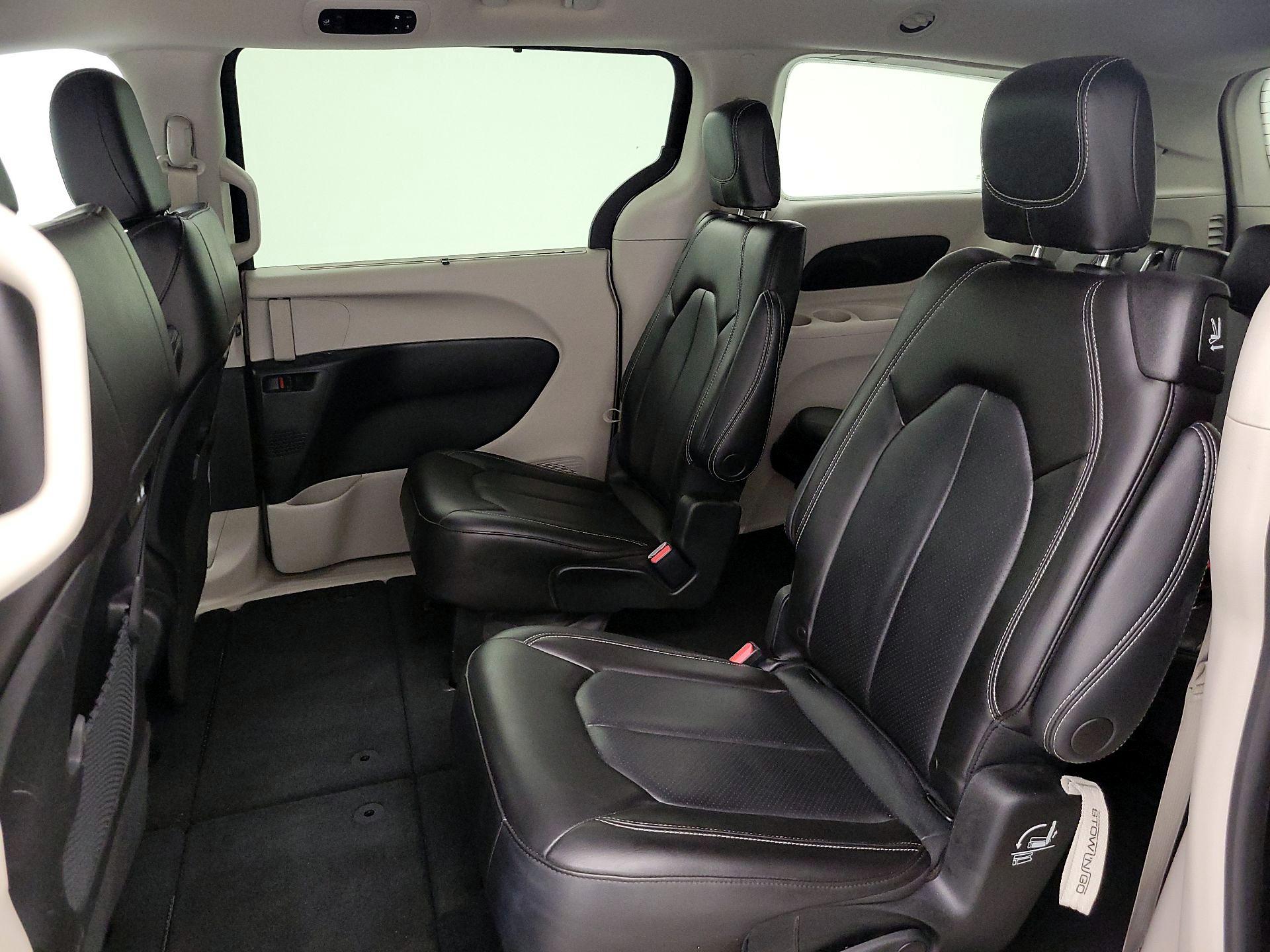 Thumbnail: 2023 Chrysler Pacifica - 19