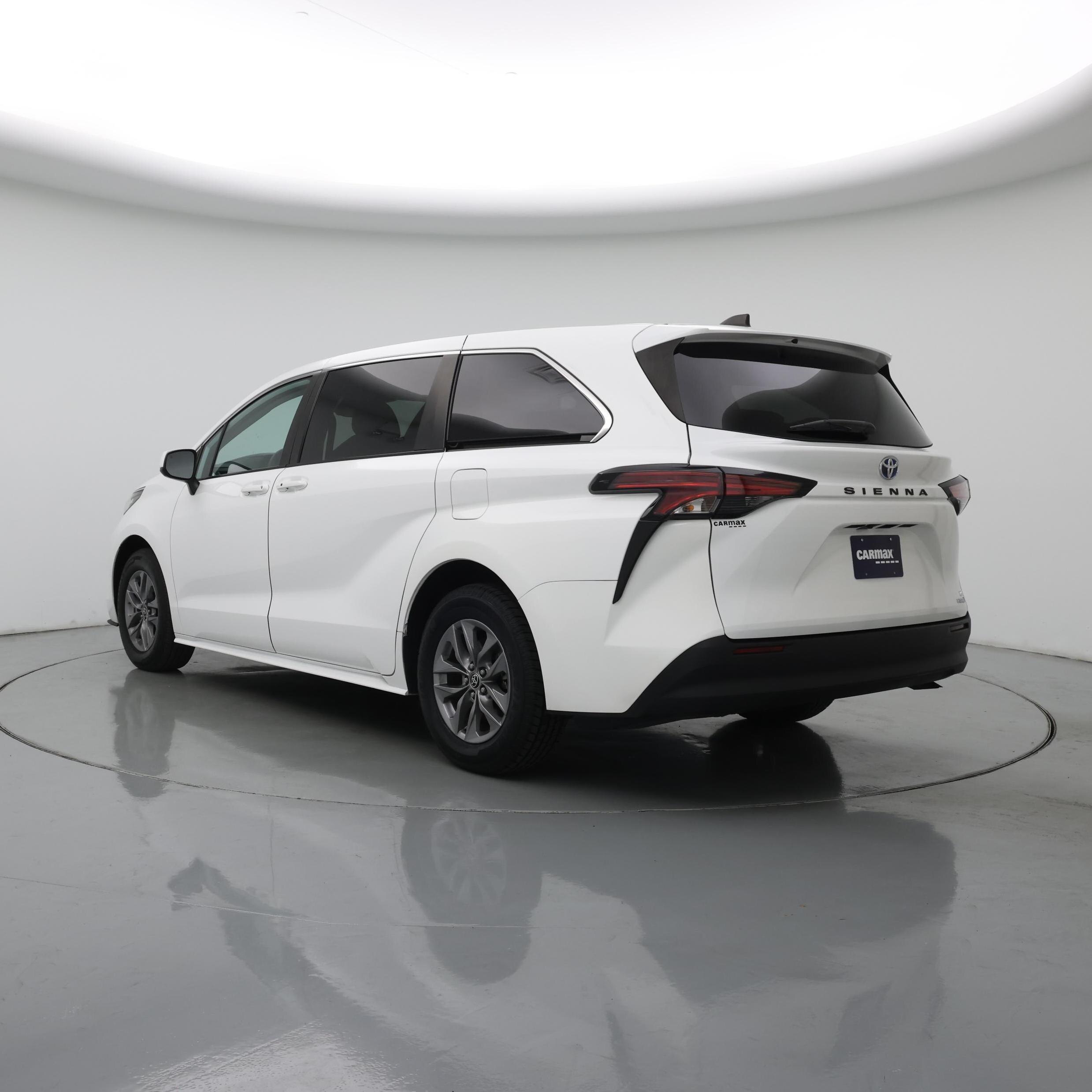Thumbnail: 2022 Toyota Sienna - 2