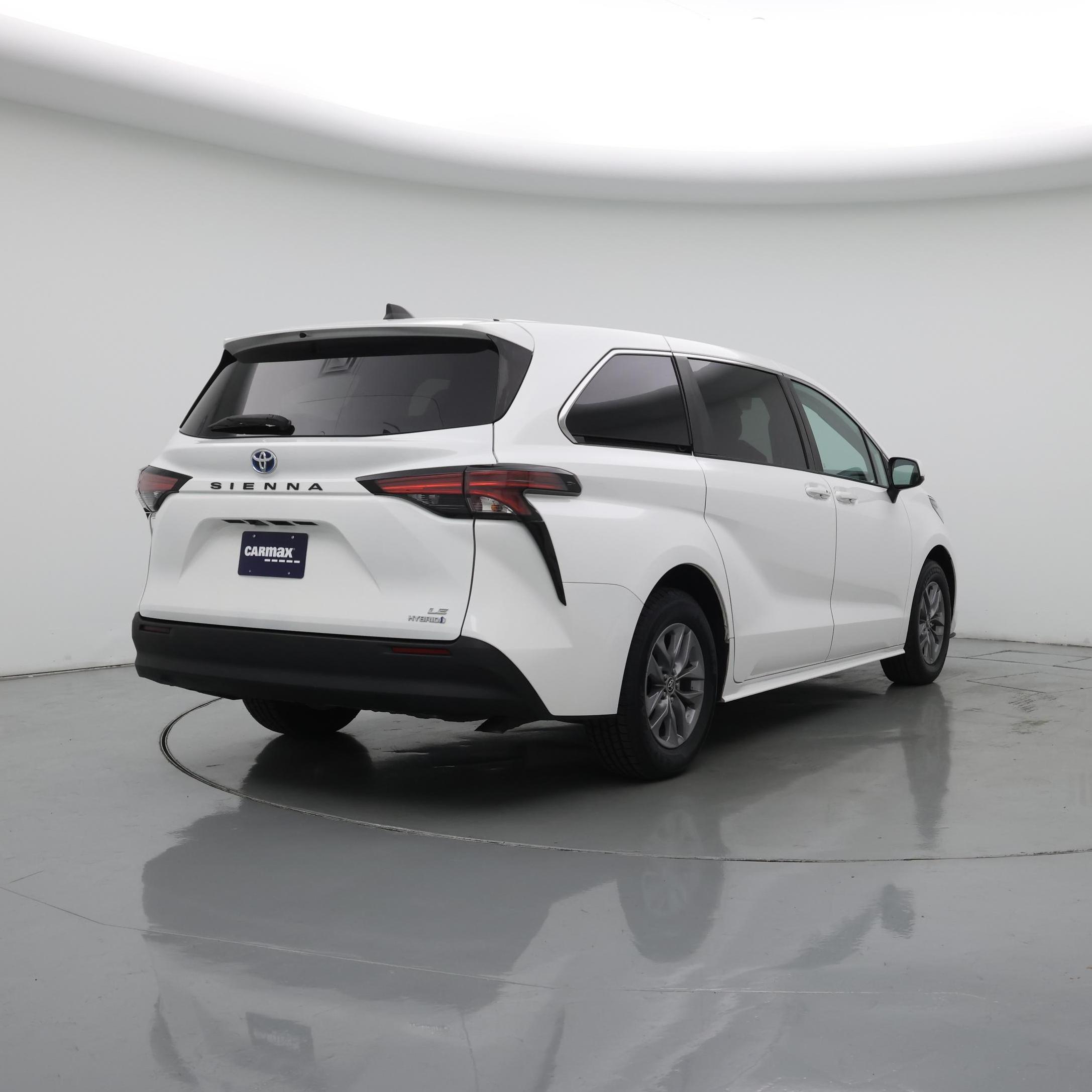 Thumbnail: 2022 Toyota Sienna - 8
