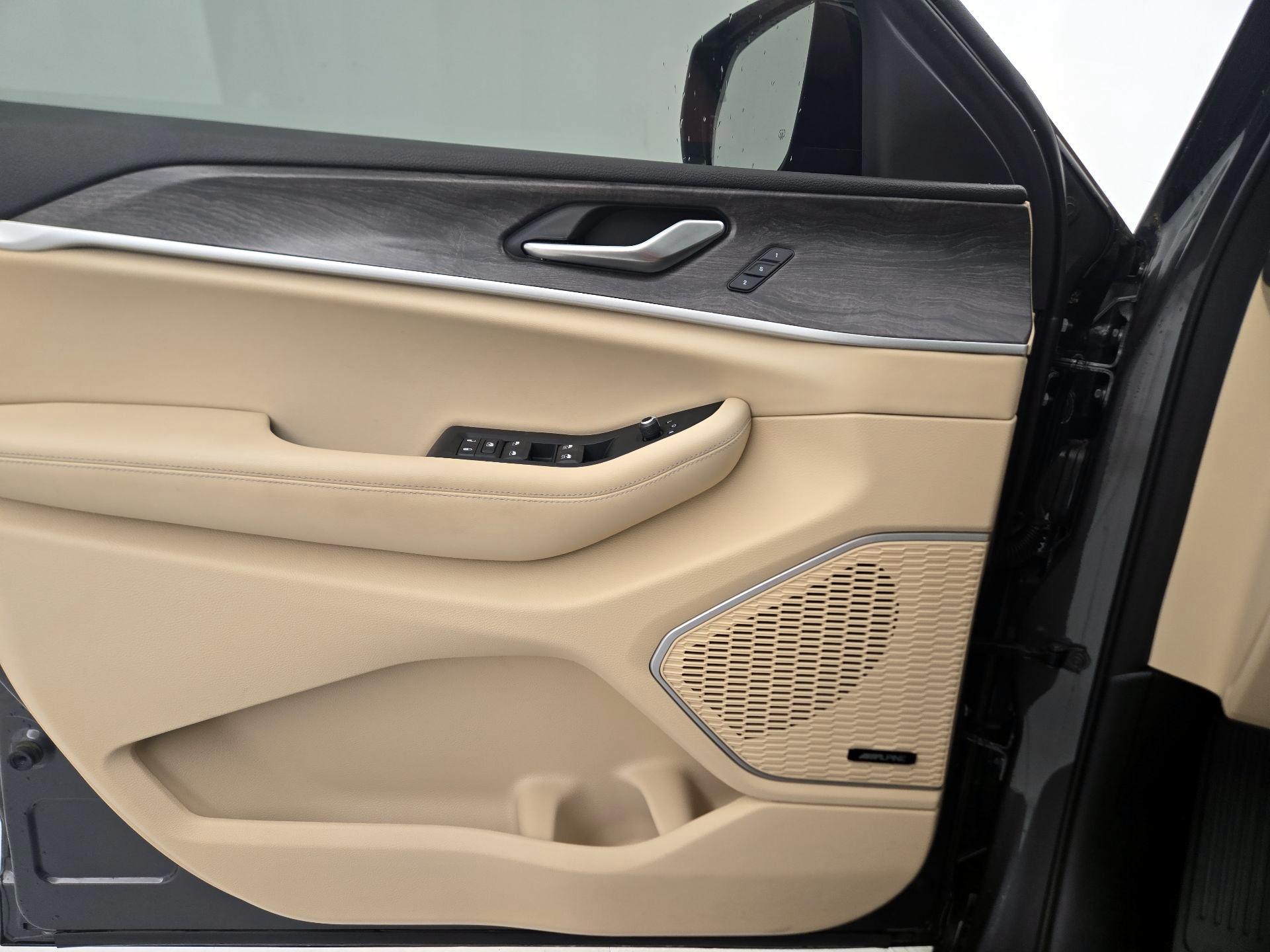 Thumbnail: 2022 Jeep Grand Cherokee L - 12