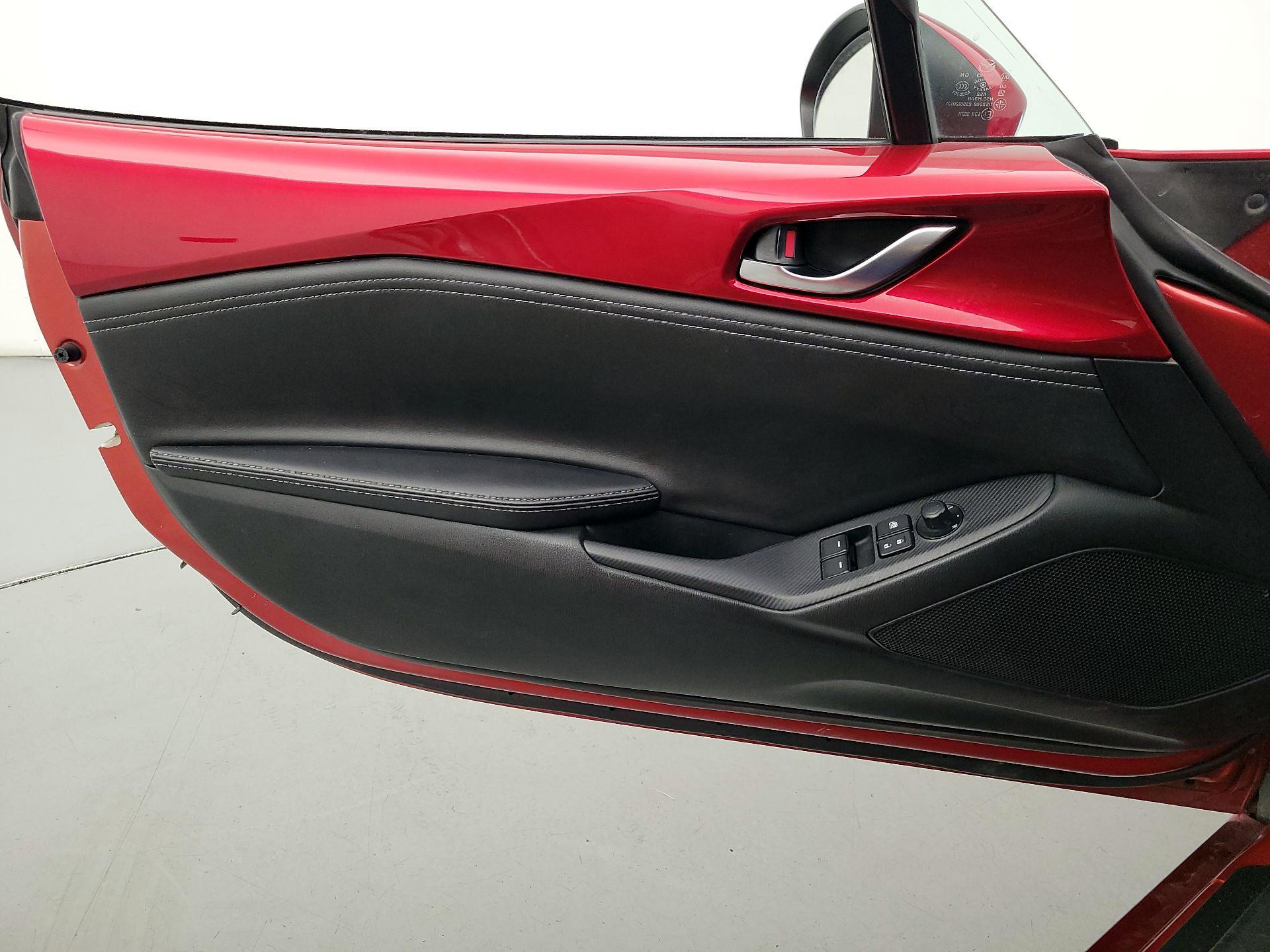 Thumbnail: 2023 Mazda MX-5 Miata - 12