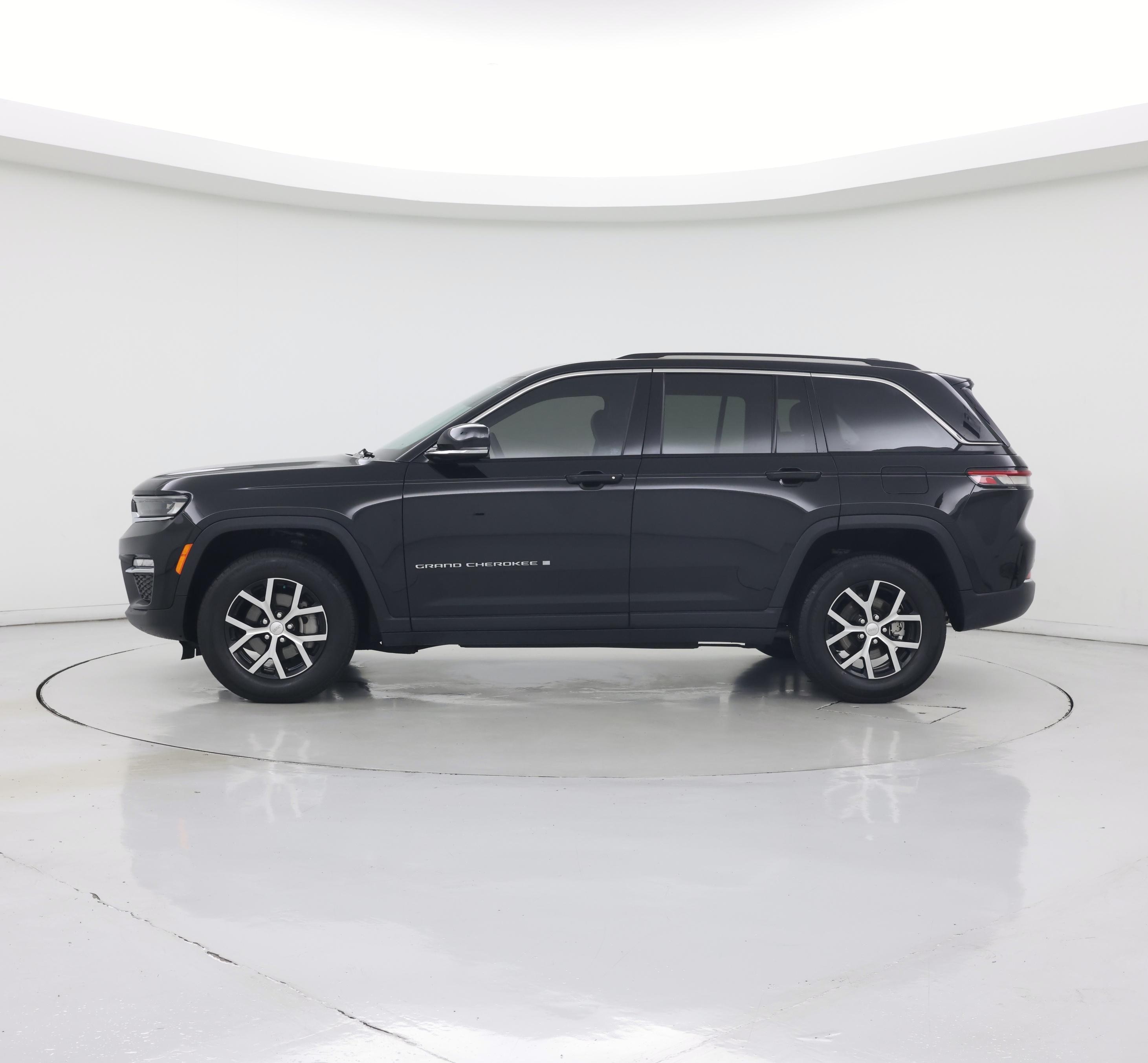 Thumbnail: 2023 Jeep Grand Cherokee - 3