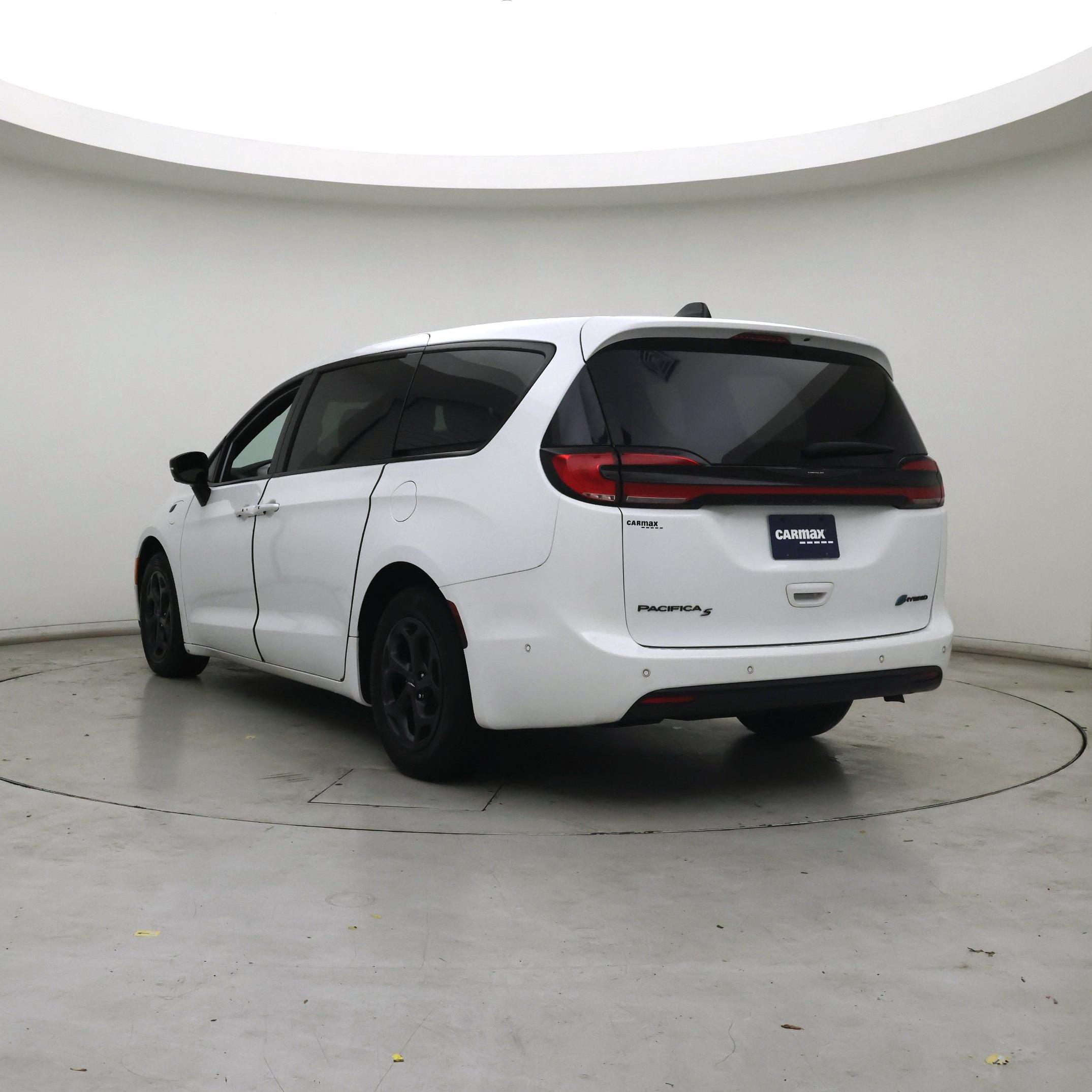 Thumbnail: 2023 Chrysler Pacifica - 2