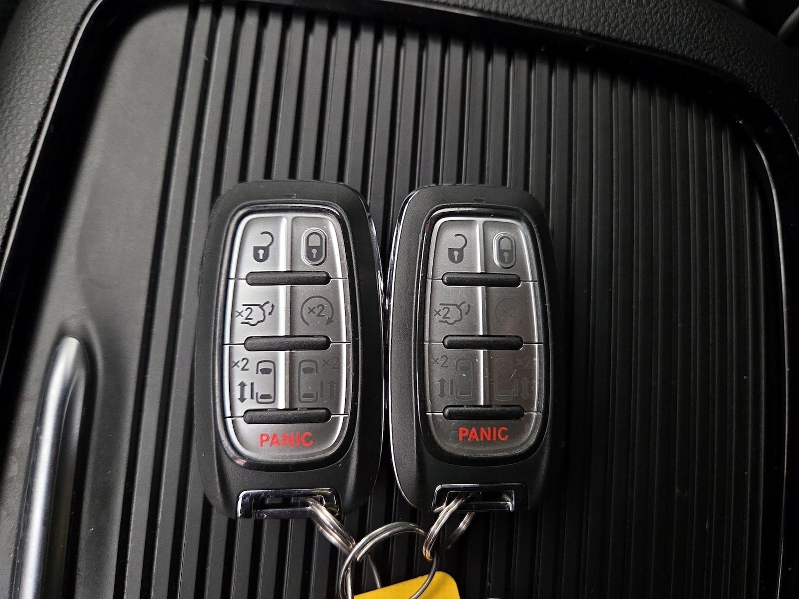 2023 Chrysler Pacifica Hybrid Limited - Photo 25