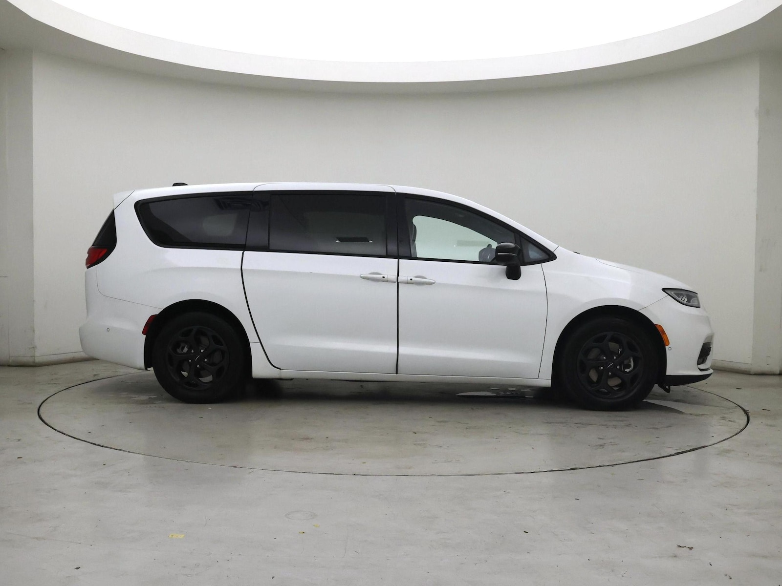 2023 Chrysler Pacifica Hybrid Limited - Photo 8