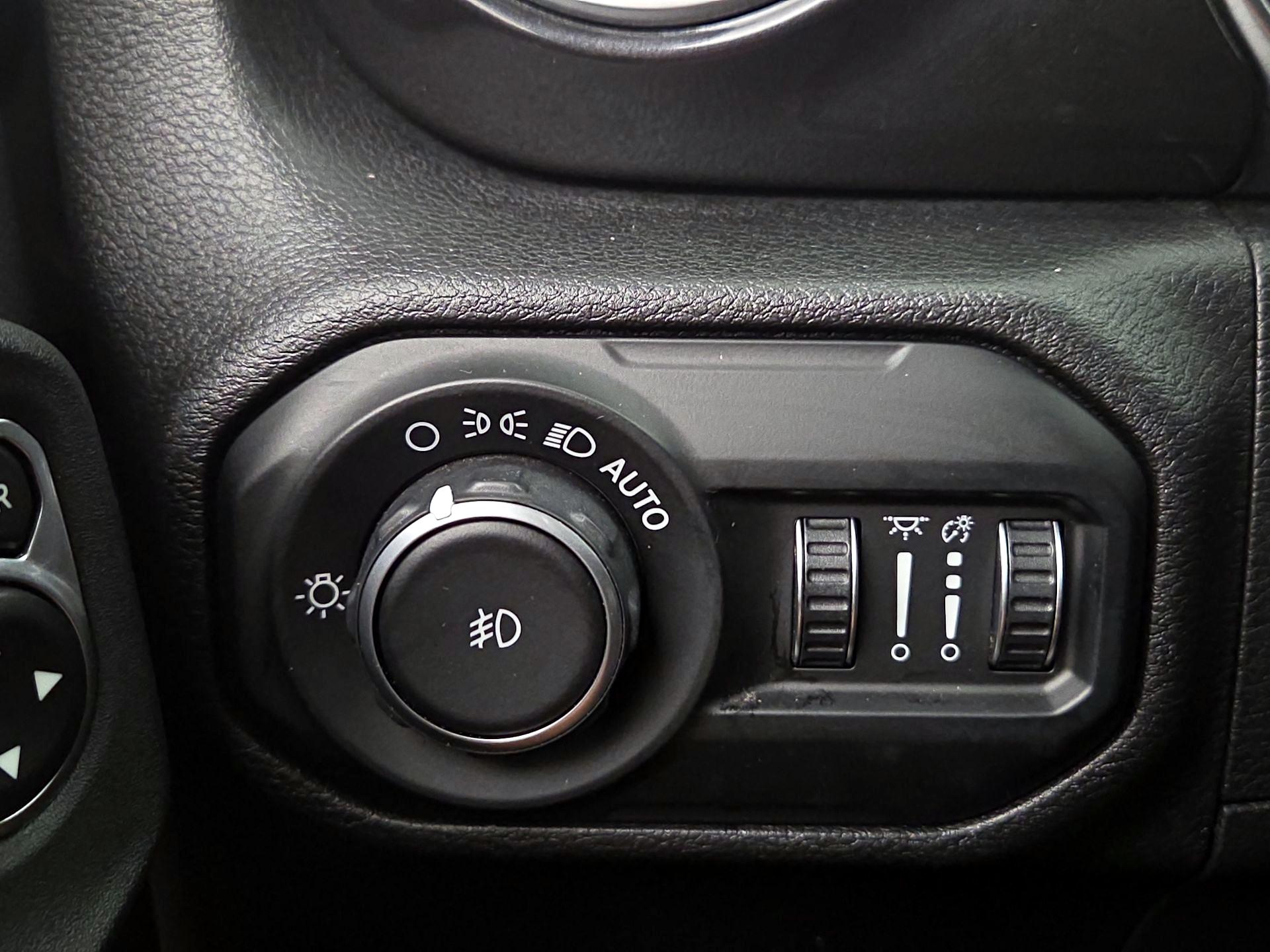 Thumbnail: 2021 Jeep Wrangler - 13