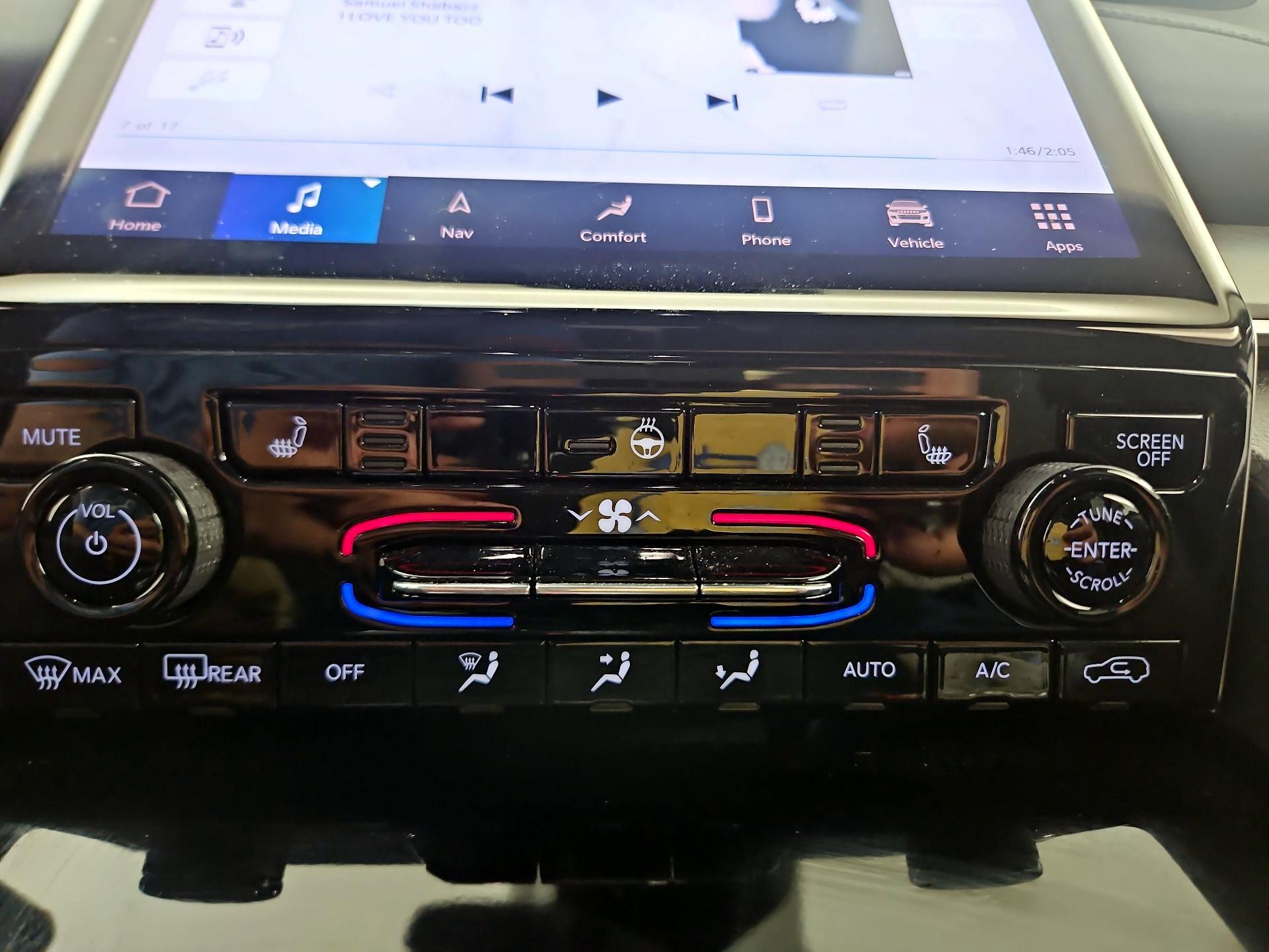 Thumbnail: 2023 Jeep Grand Cherokee - 16