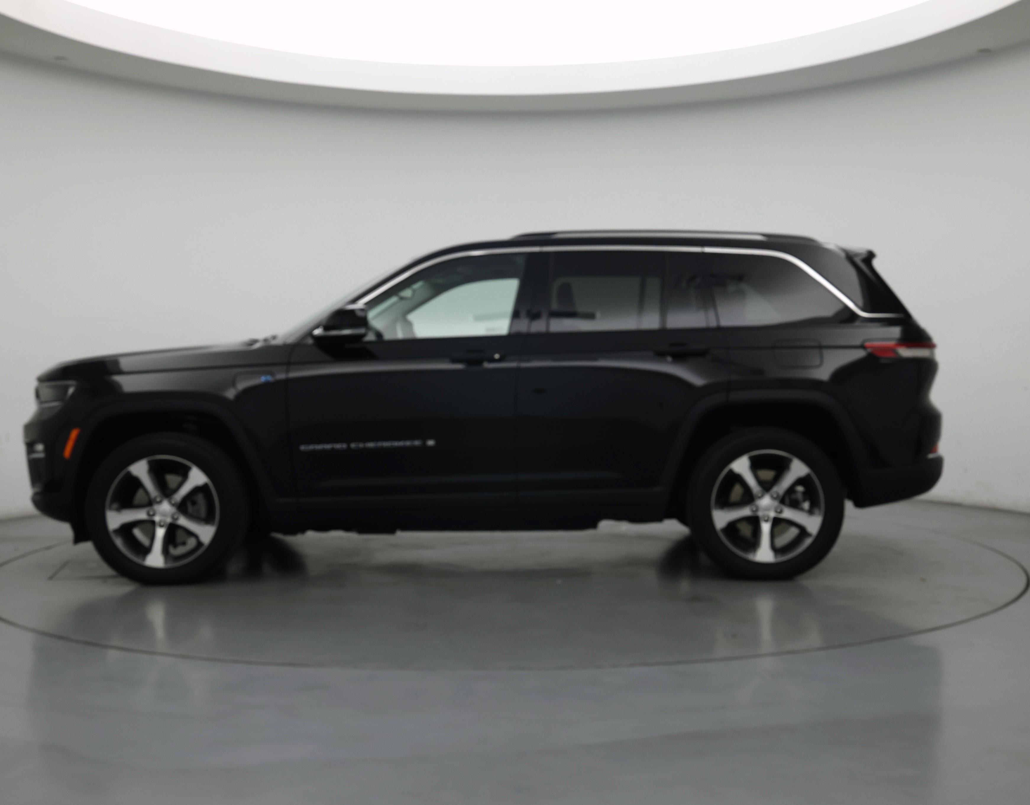 Thumbnail: 2023 Jeep Grand Cherokee - 3