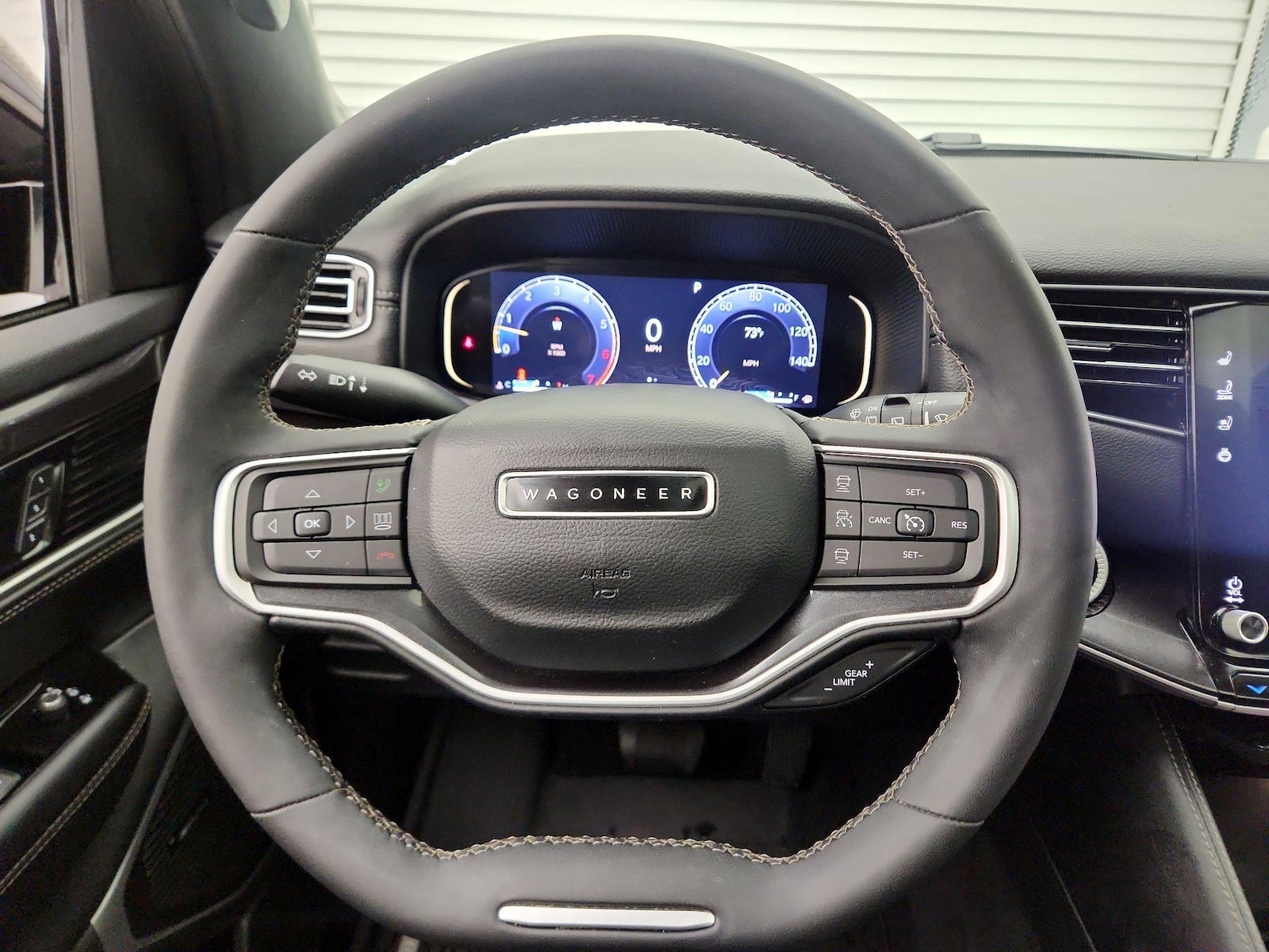 2024 Jeep Wagoneer L Series I - Photo 11