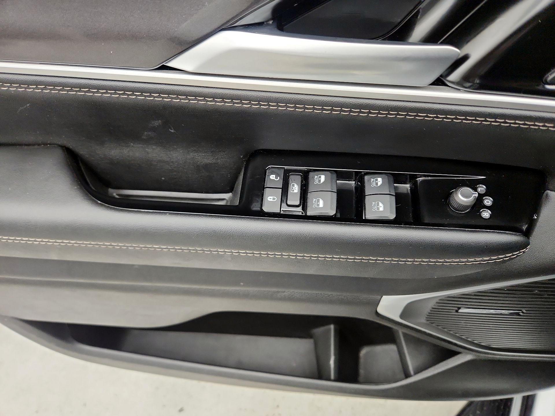 Thumbnail: 2024 Jeep Wagoneer - 12