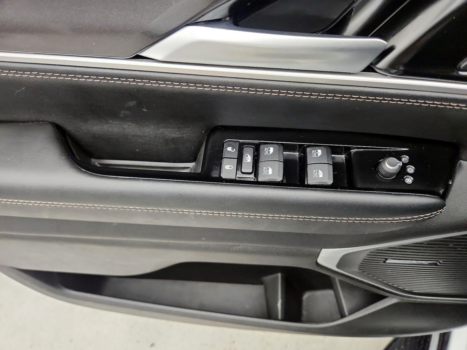 2024 Jeep Wagoneer L Series I - Photo 13