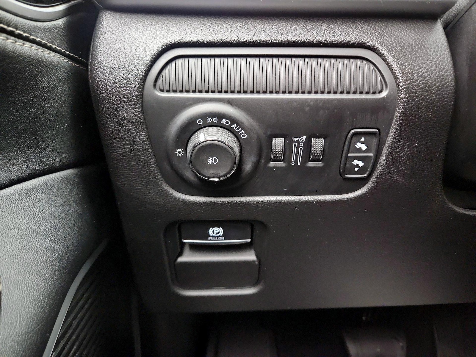 2024 Jeep Wagoneer L Series I - Photo 14