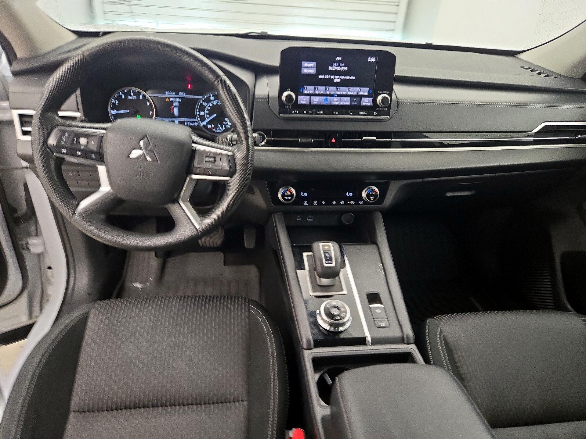 Thumbnail: 2022 Mitsubishi Outlander - 9