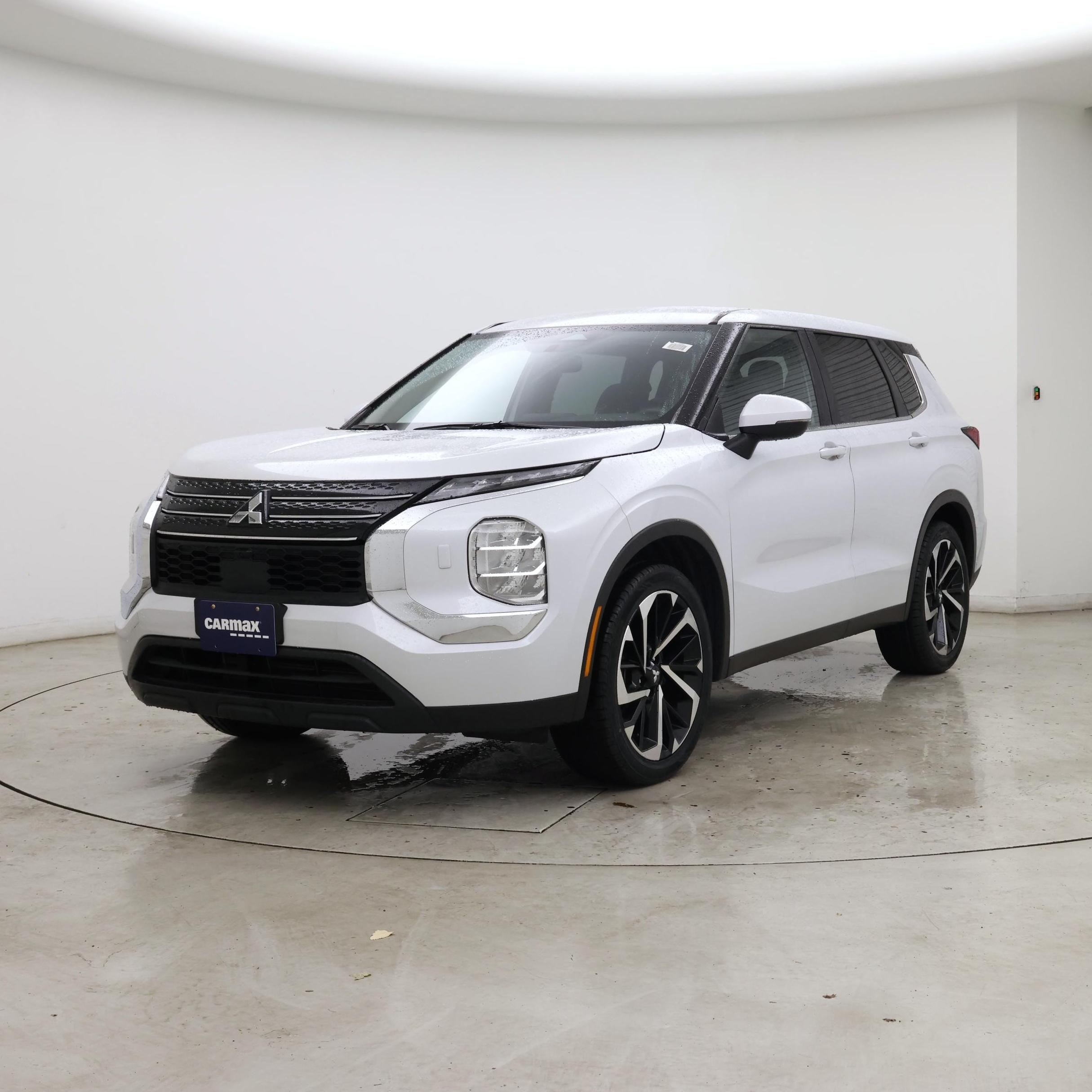 Thumbnail: 2022 Mitsubishi Outlander - 4