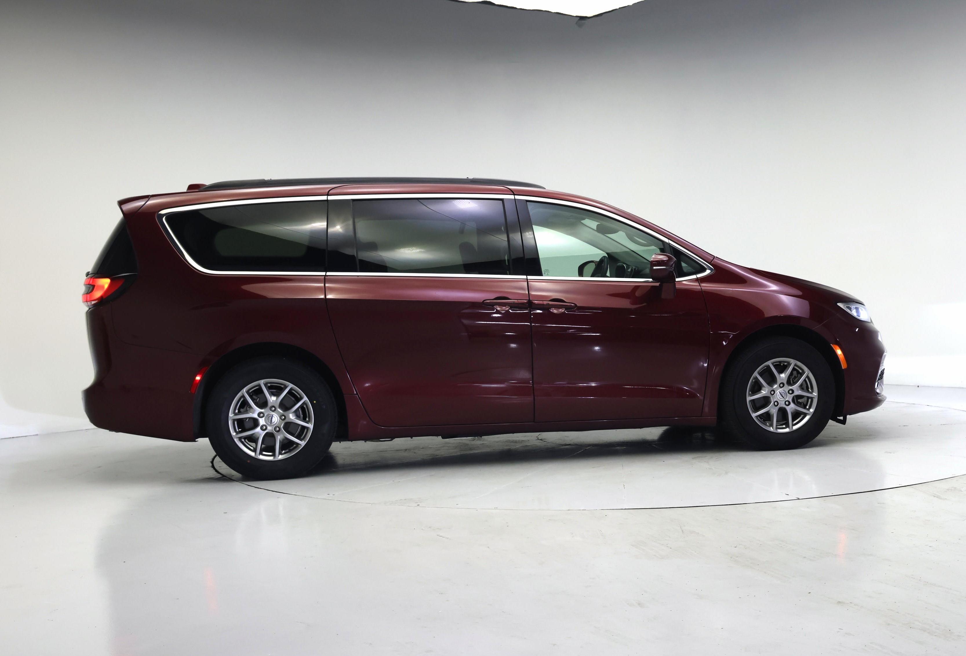 Thumbnail: 2021 Chrysler Pacifica - 7