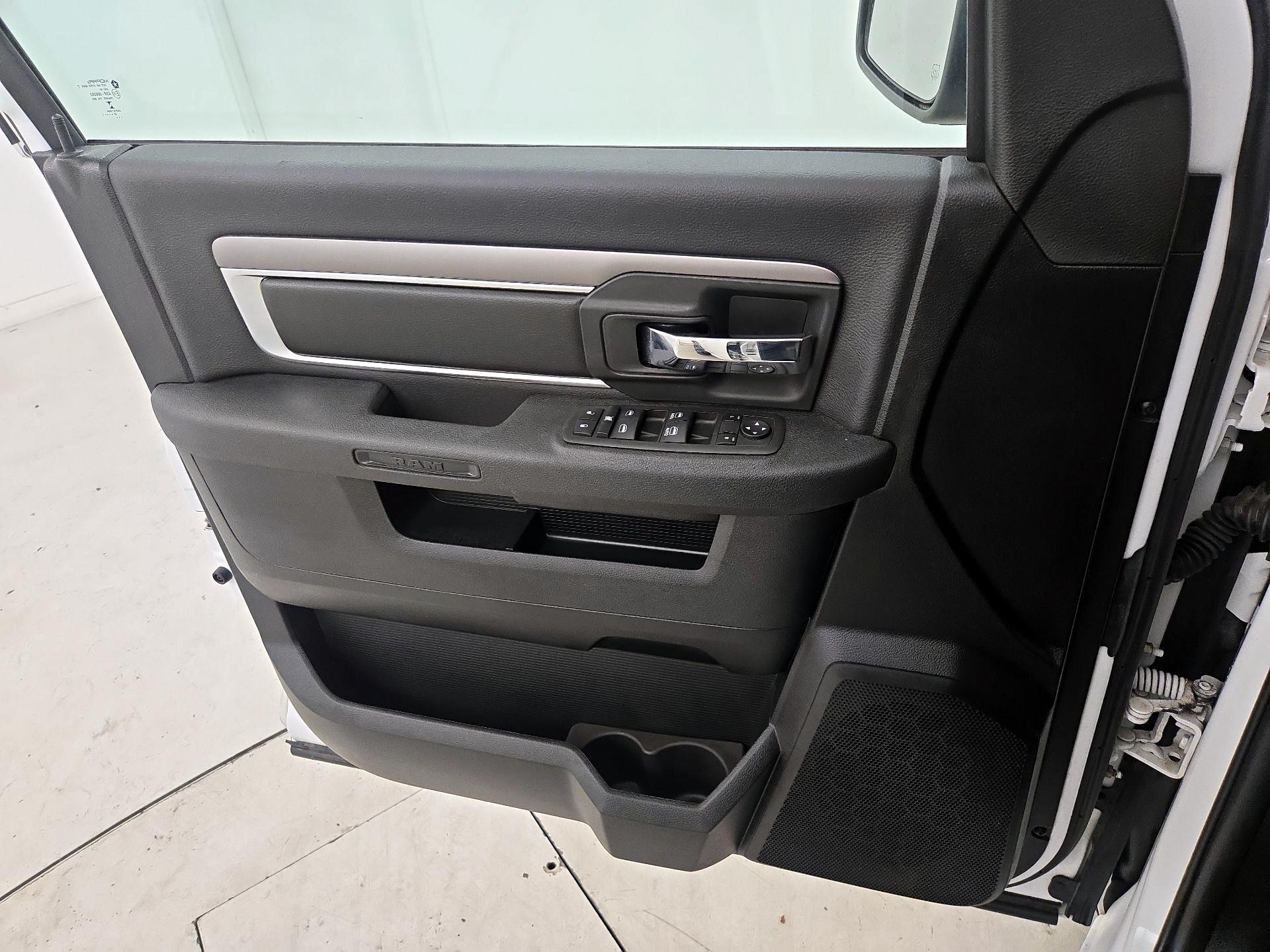 Thumbnail: 2022 RAM 1500 Classic - 12