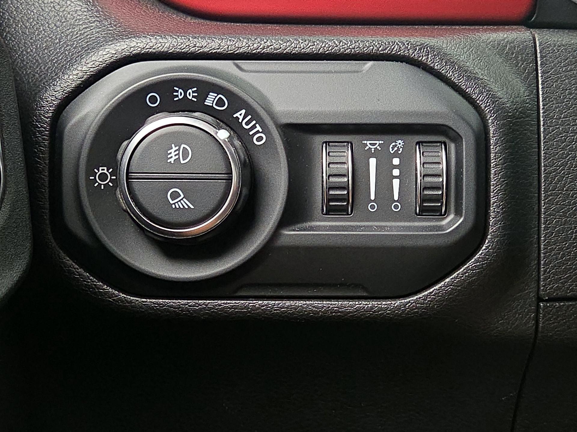 Thumbnail: 2022 Jeep Gladiator - 13