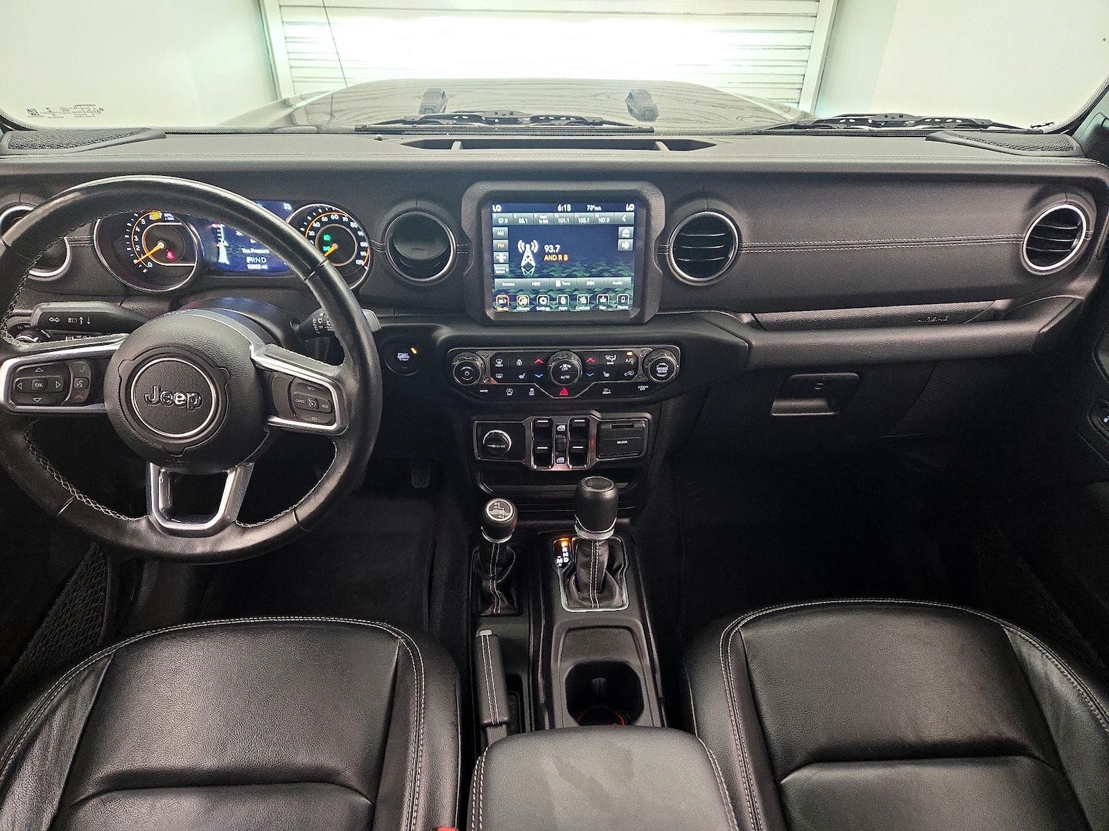 2022 Jeep Wrangler Unlimited Sahara - Photo 10