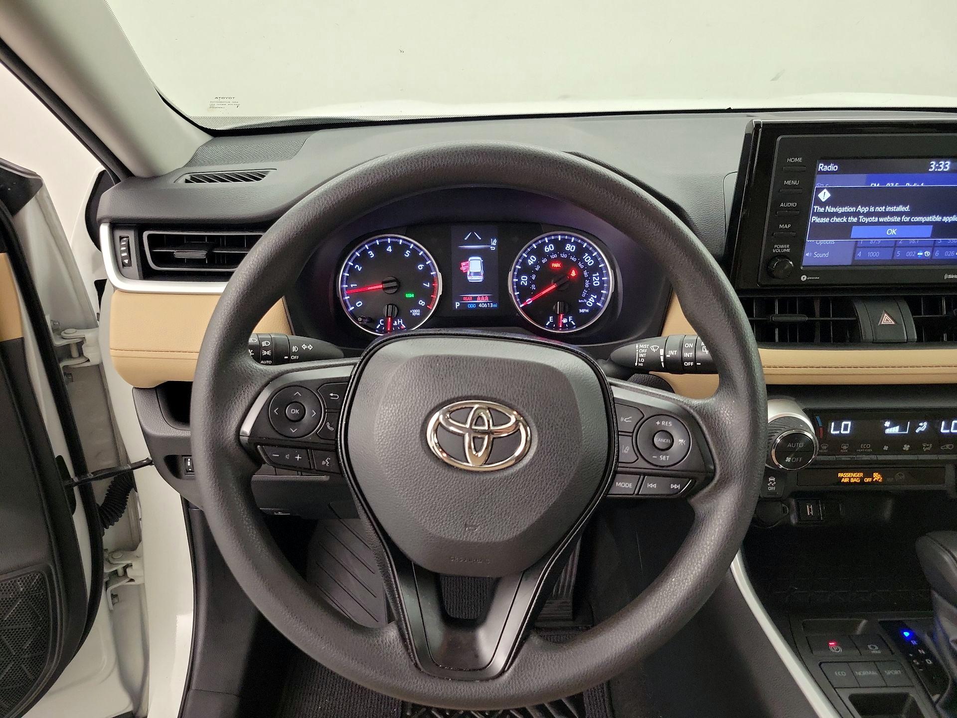 Thumbnail: 2021 Toyota RAV4 - 10