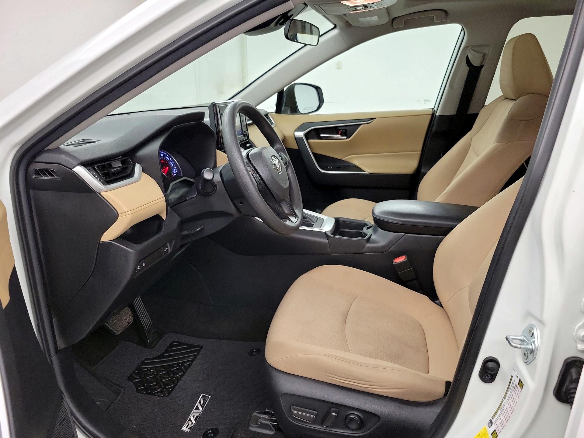 Thumbnail: 2021 Toyota RAV4 - 11