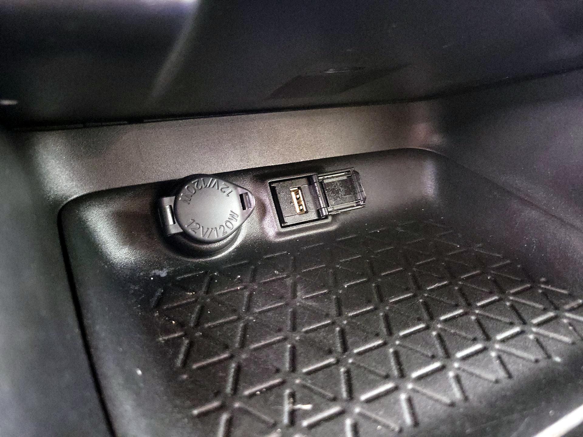 Thumbnail: 2021 Toyota RAV4 - 18