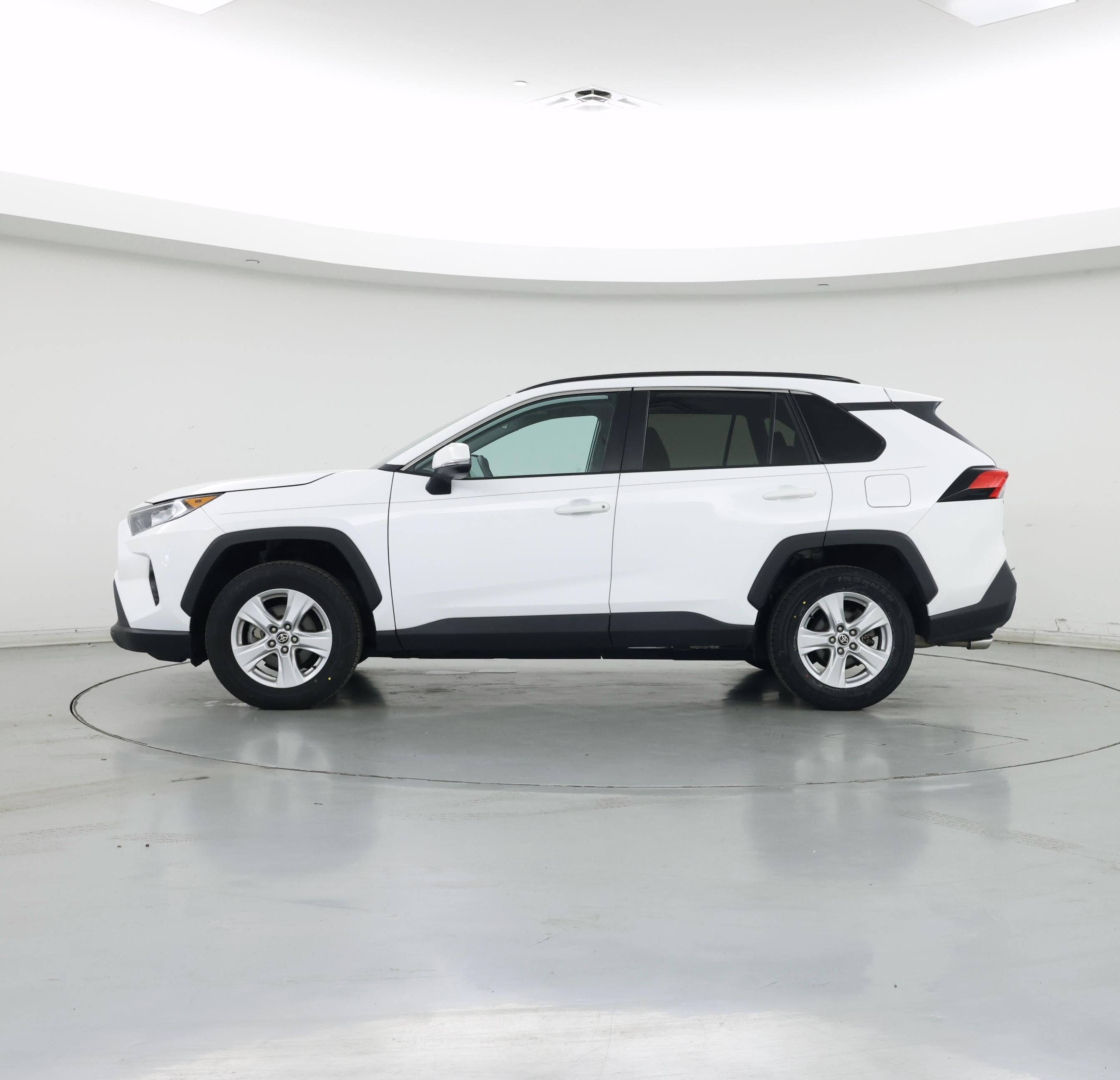 Thumbnail: 2021 Toyota RAV4 - 3