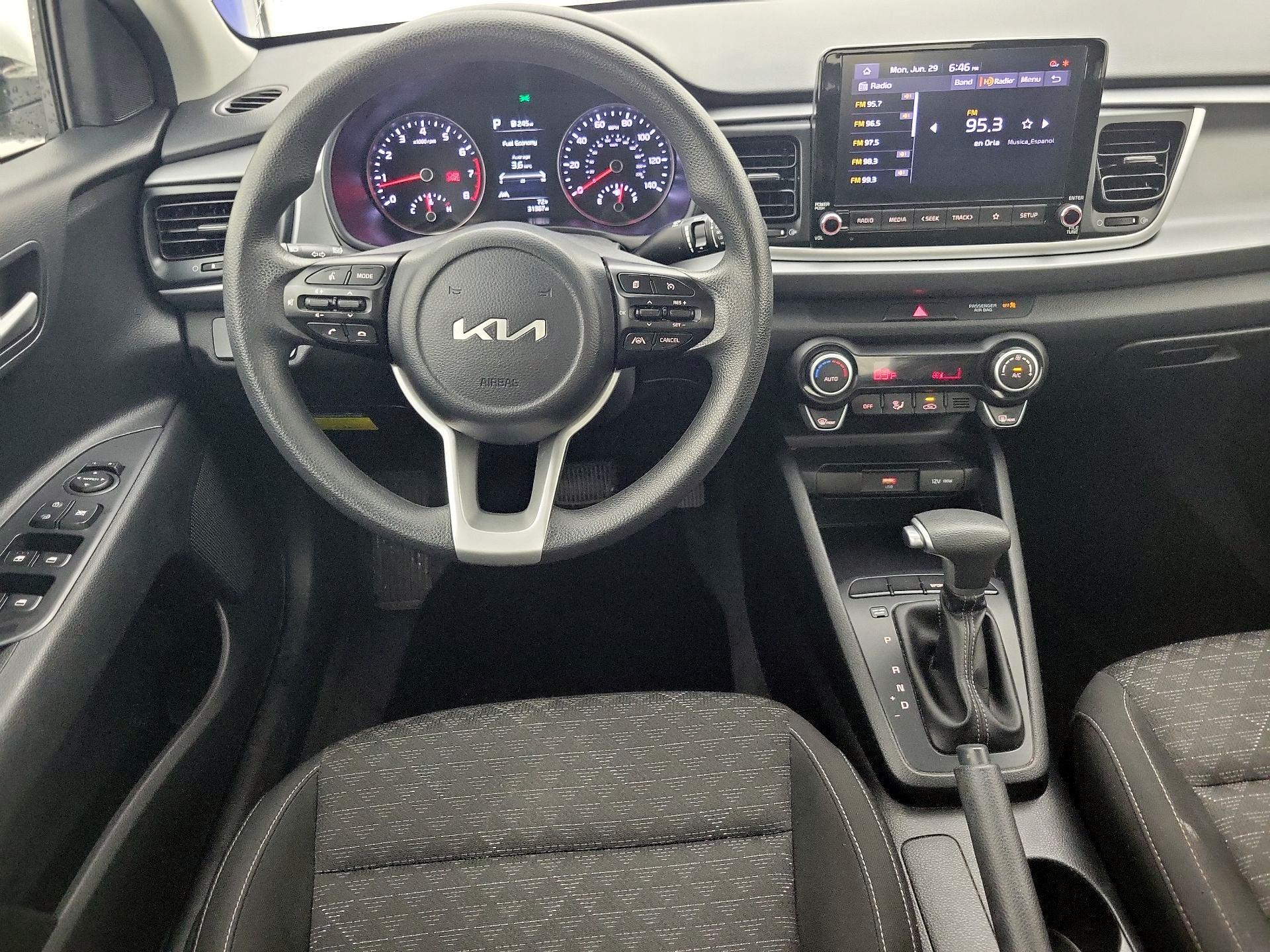 Thumbnail: 2022 Kia Rio - 10
