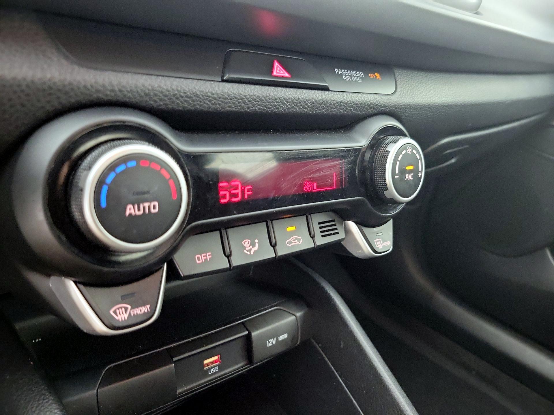 Thumbnail: 2022 Kia Rio - 16