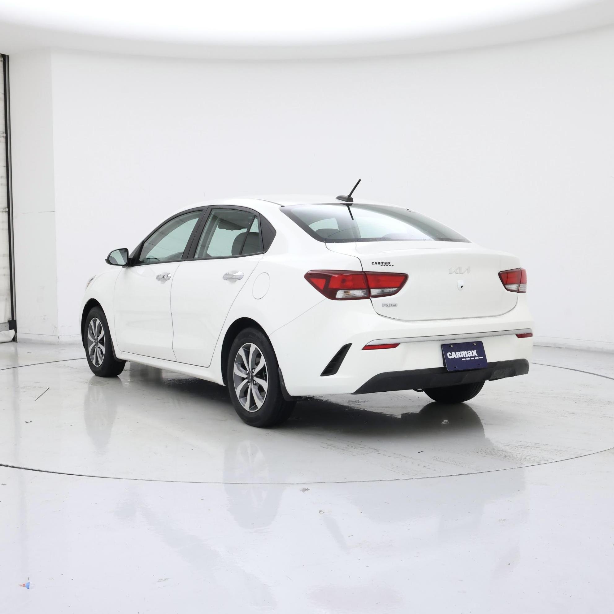Thumbnail: 2022 Kia Rio - 2