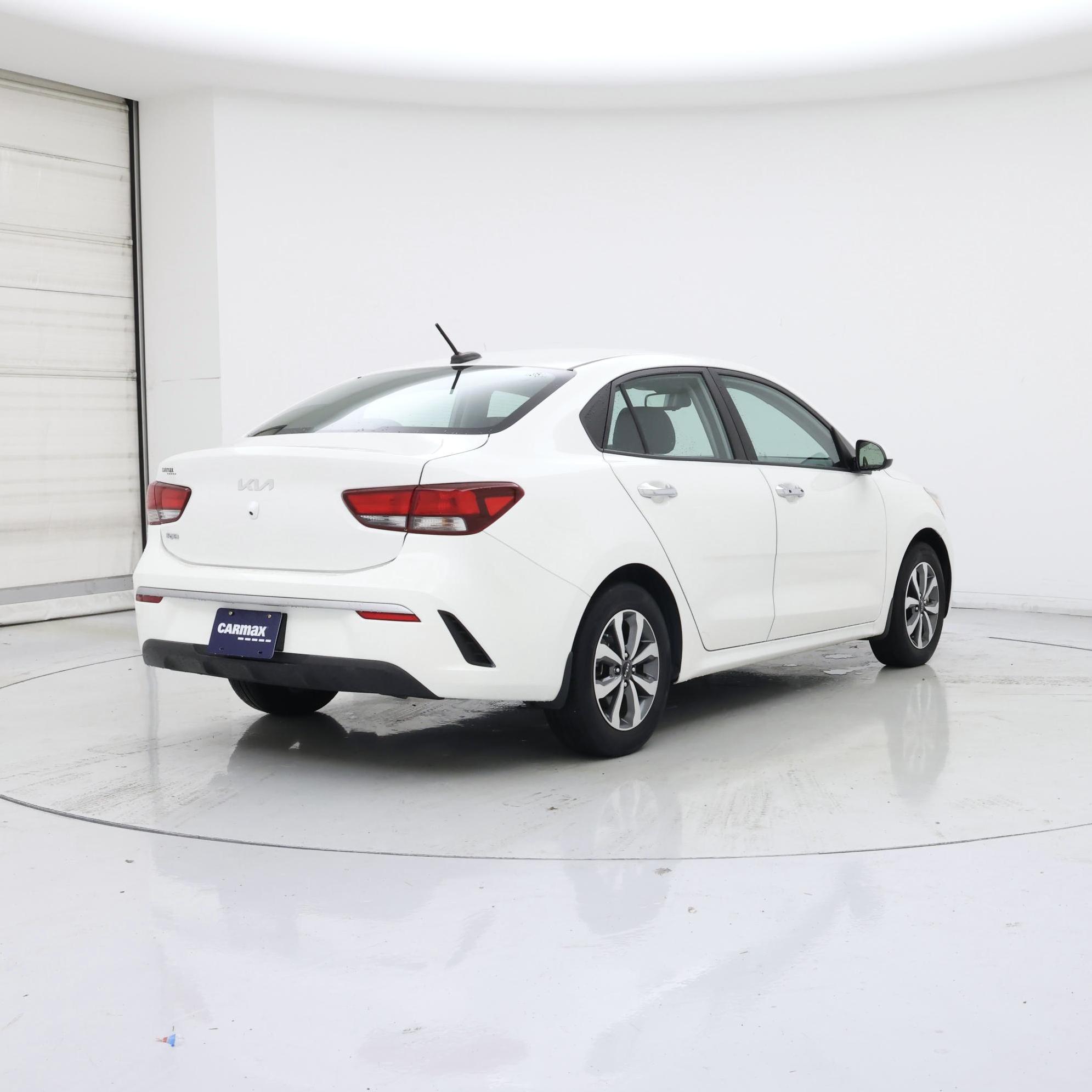 Thumbnail: 2022 Kia Rio - 8