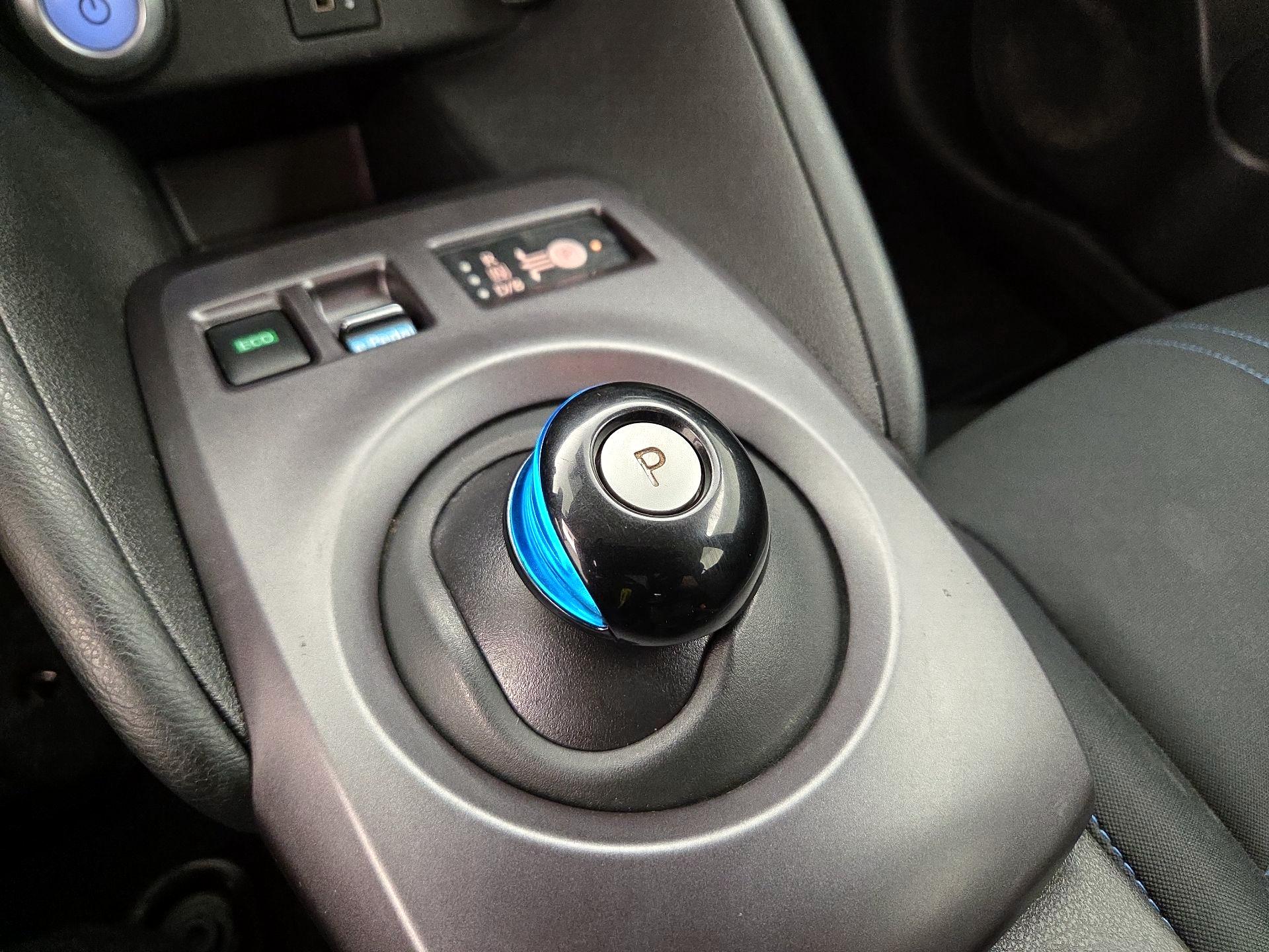 Thumbnail: 2023 Nissan Leaf - 17