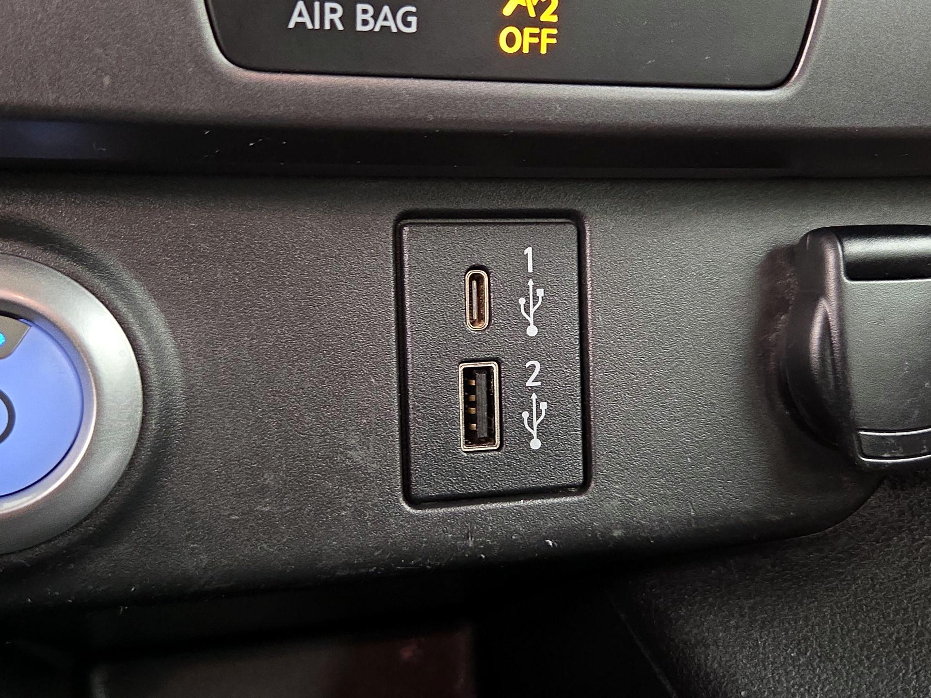 Thumbnail: 2023 Nissan Leaf - 18
