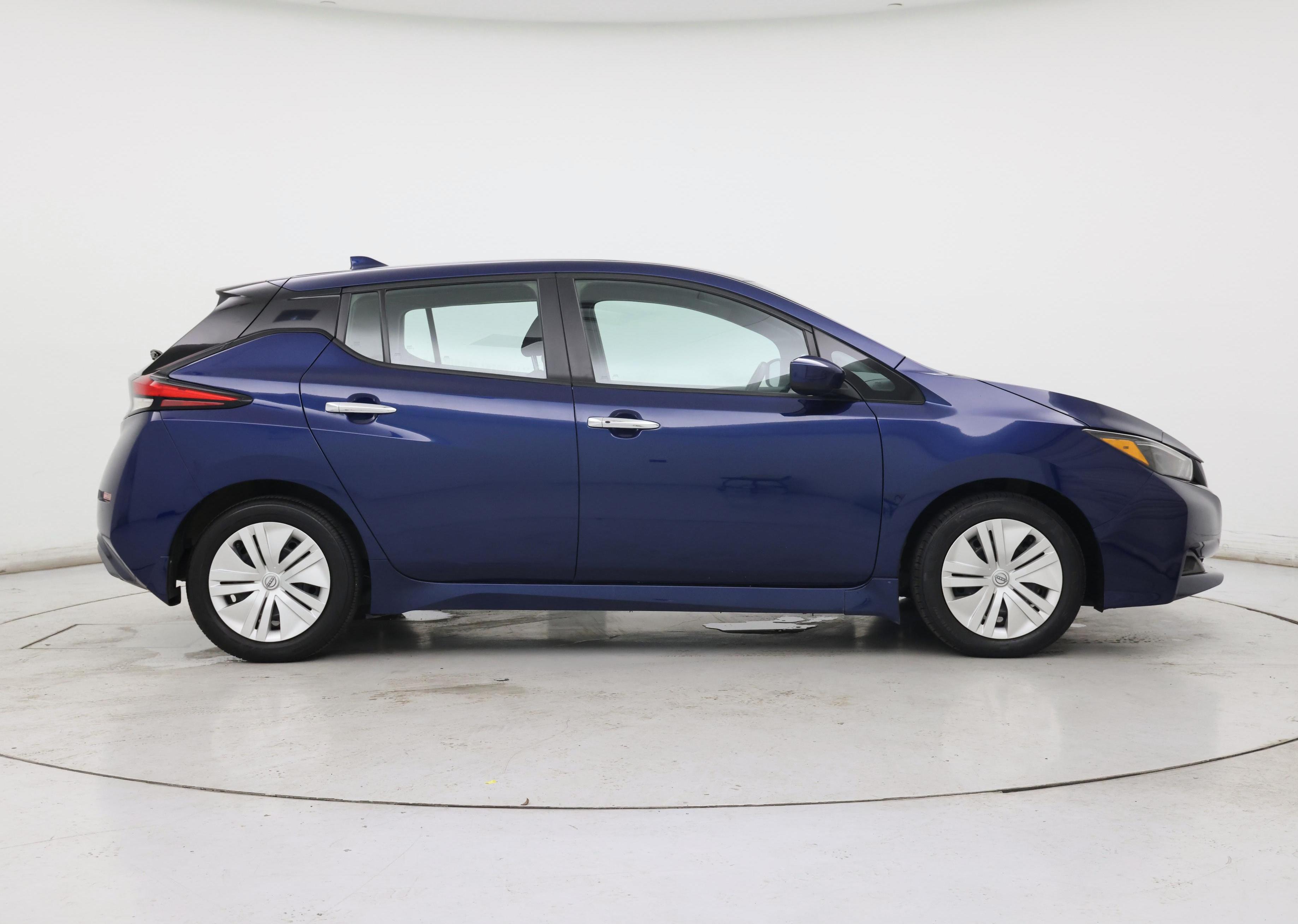 Thumbnail: 2023 Nissan Leaf - 7