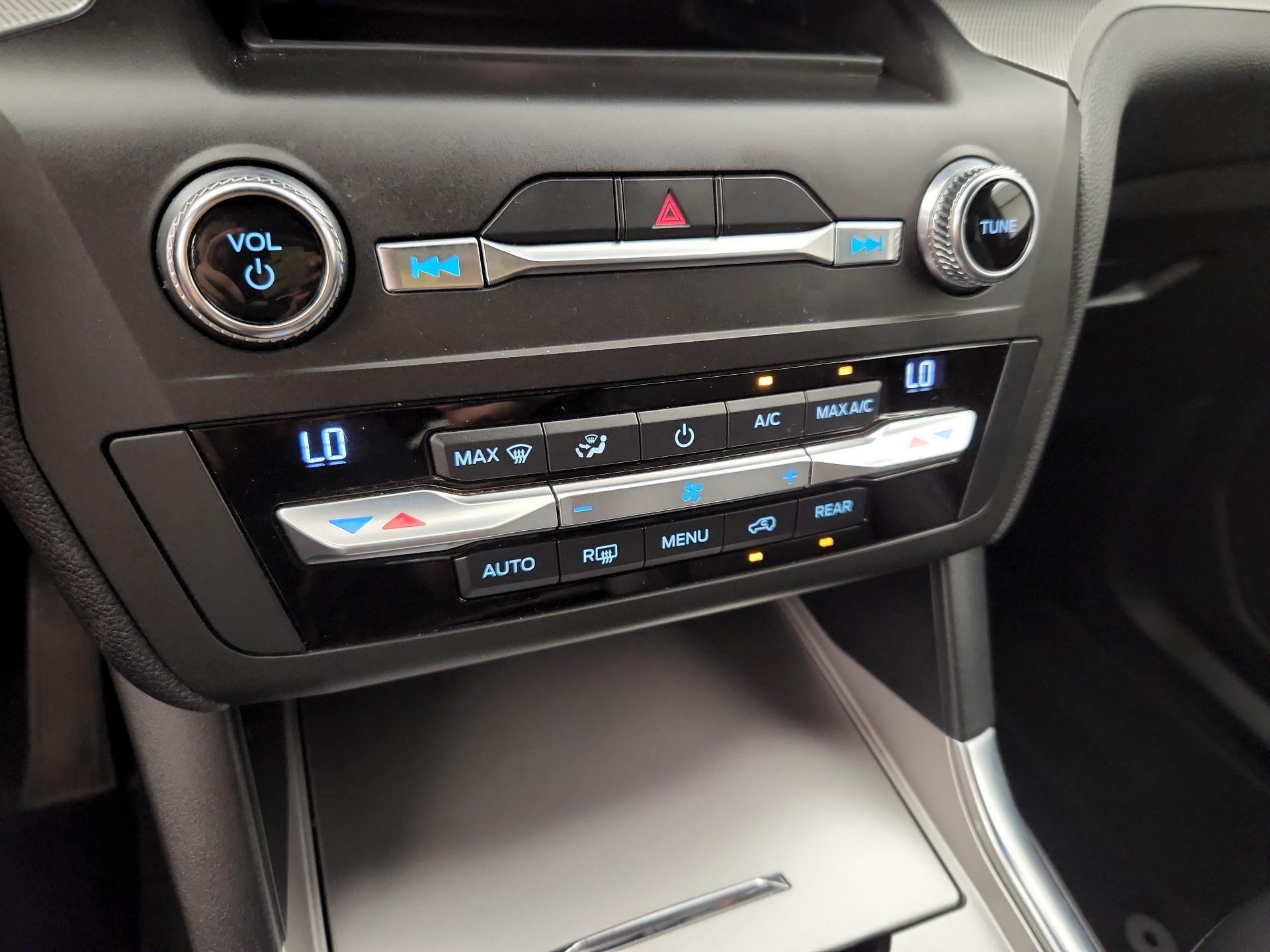 Thumbnail: 2020 Ford Explorer - 16
