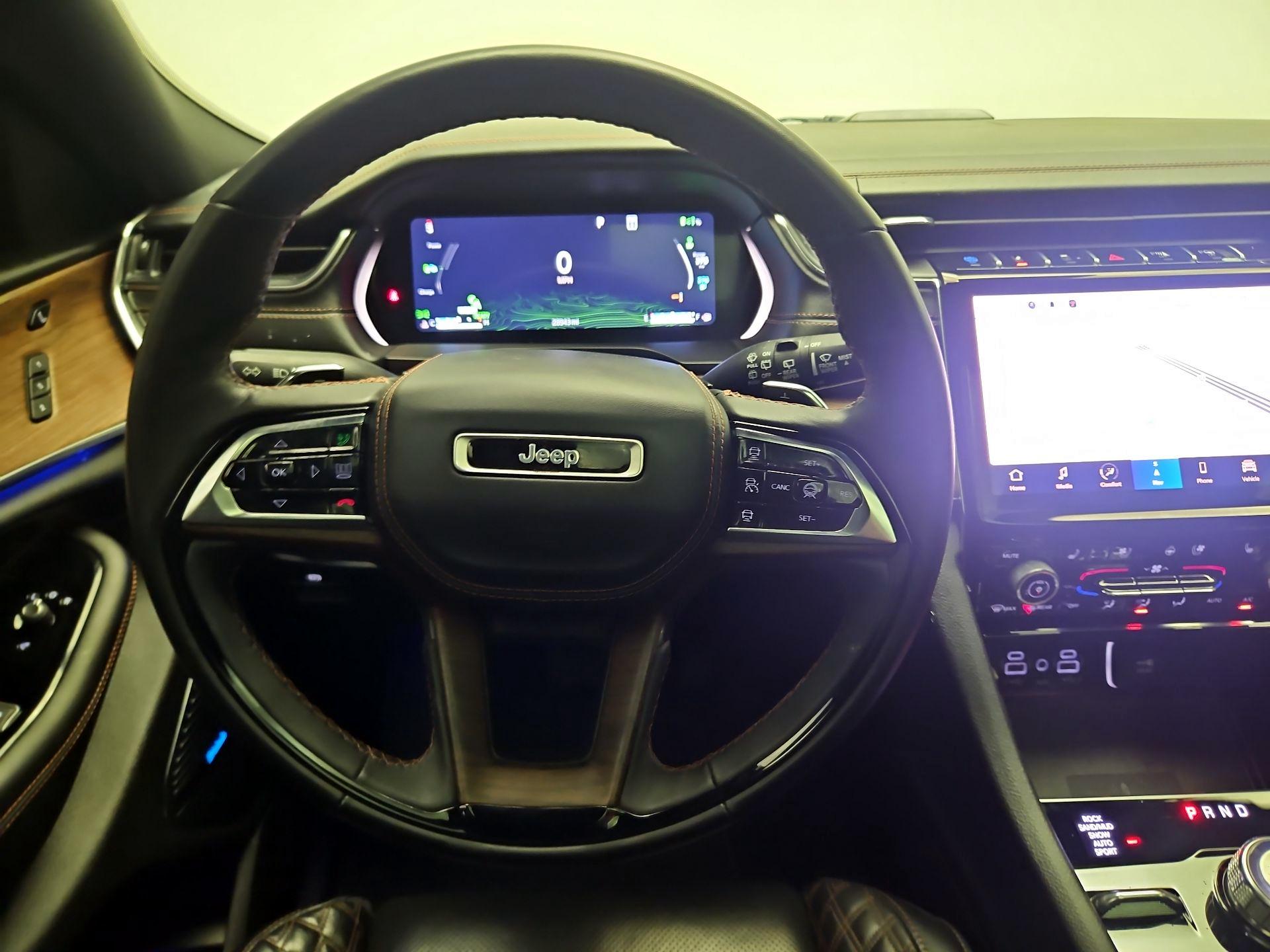Thumbnail: 2022 Jeep Grand Cherokee - 10