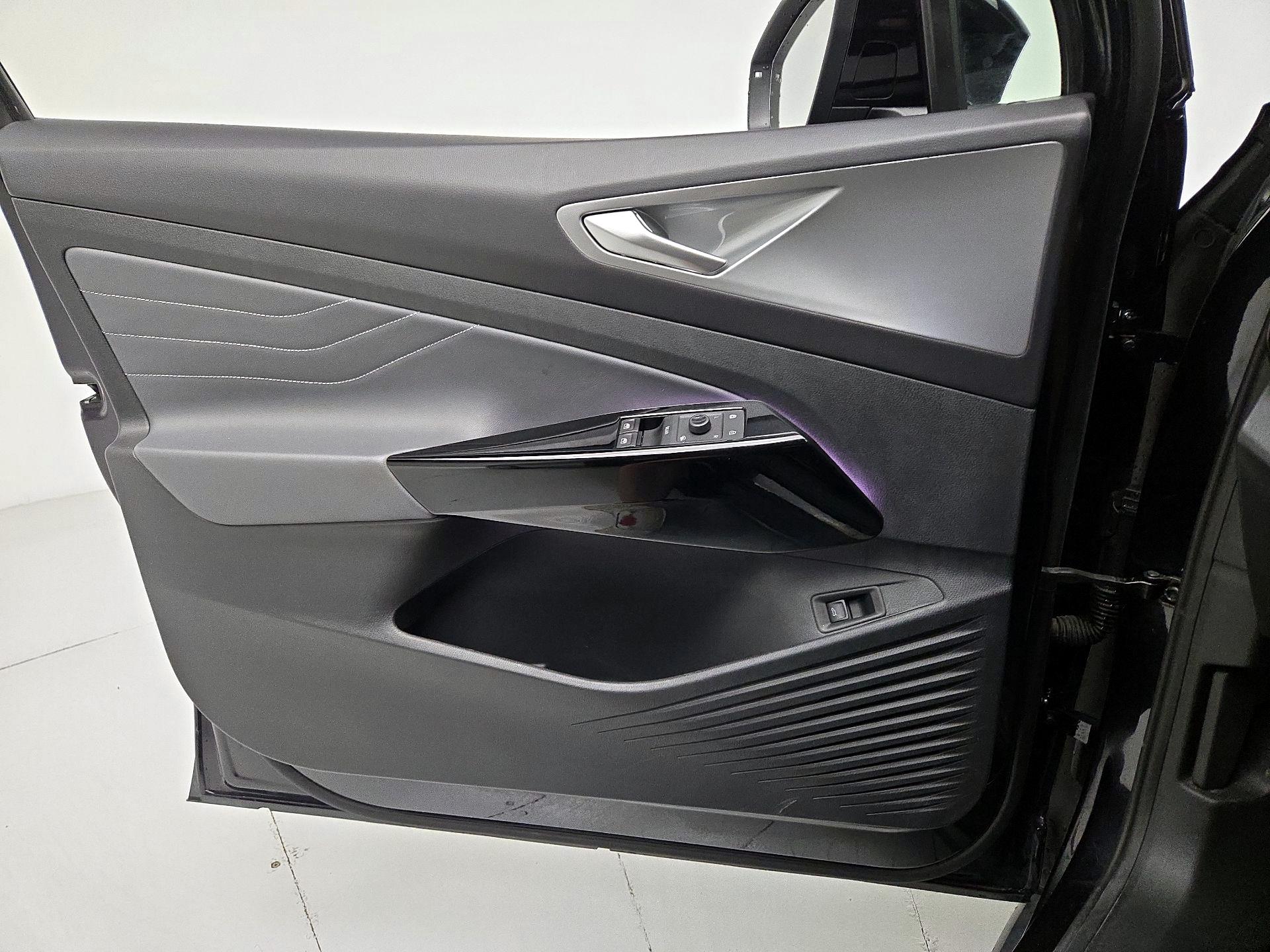 Thumbnail: 2023 Volkswagen ID.4 - 12