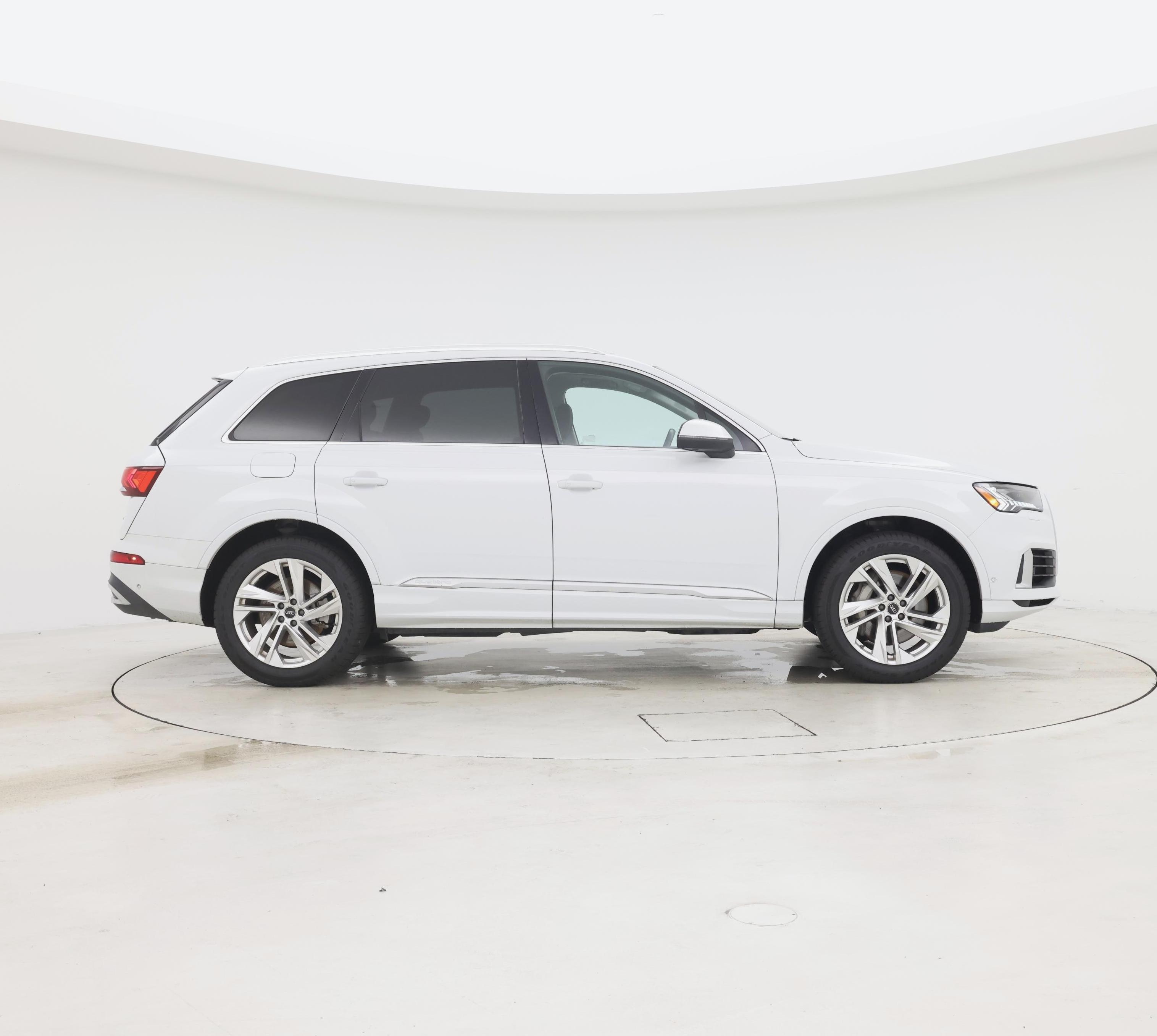 Thumbnail: 2024 Audi Q7 - 7