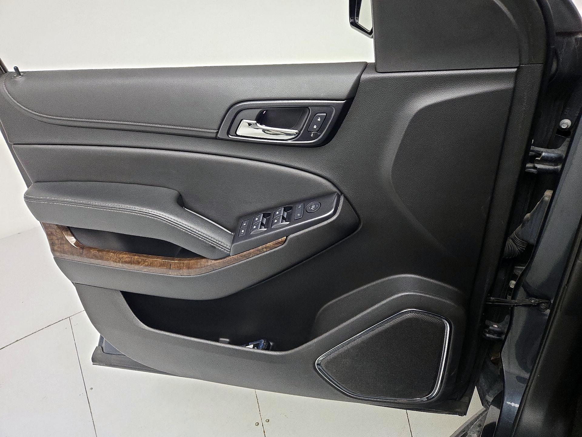 Thumbnail: 2020 Chevrolet Tahoe - 12