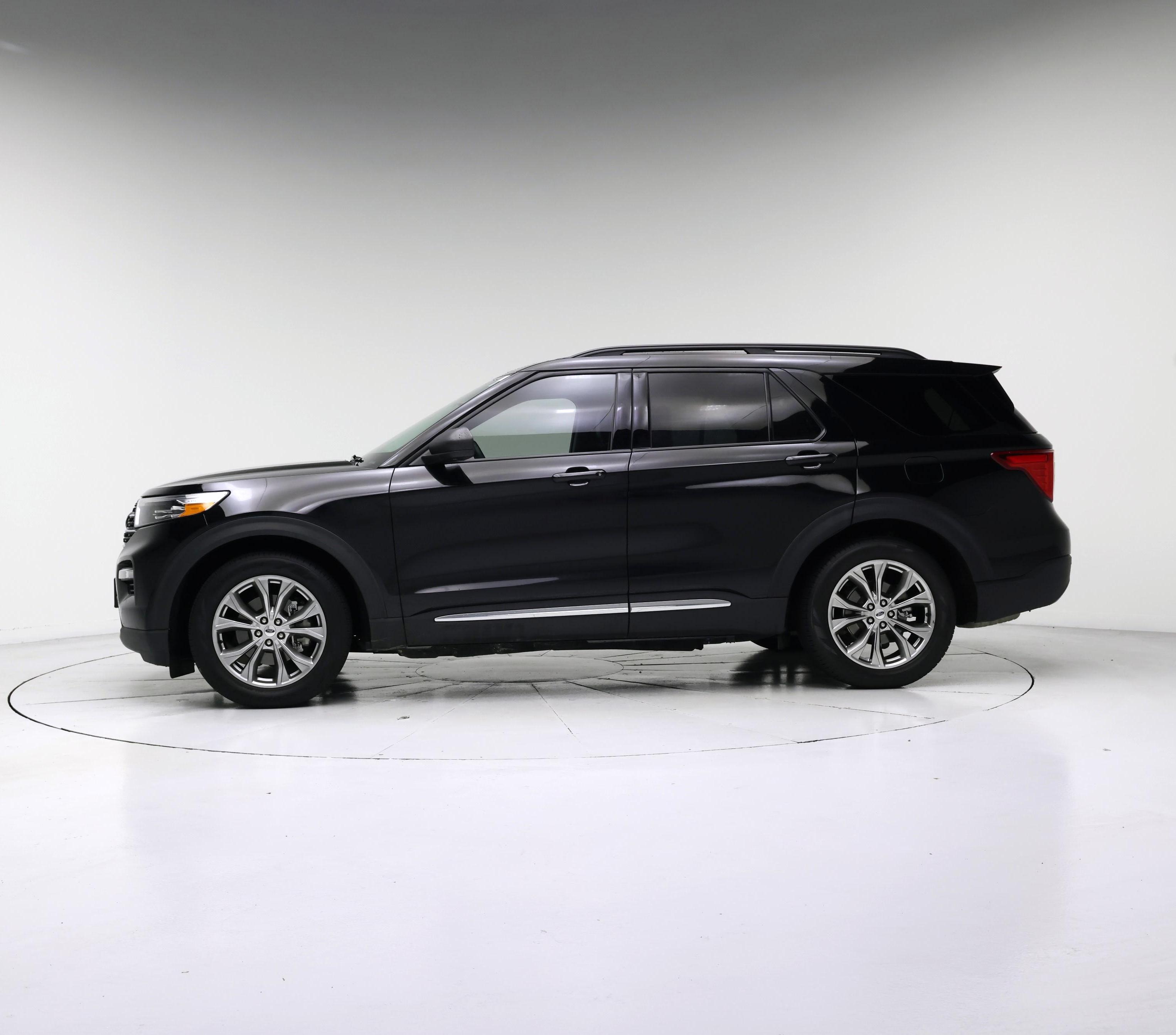 Thumbnail: 2021 Ford Explorer - 3