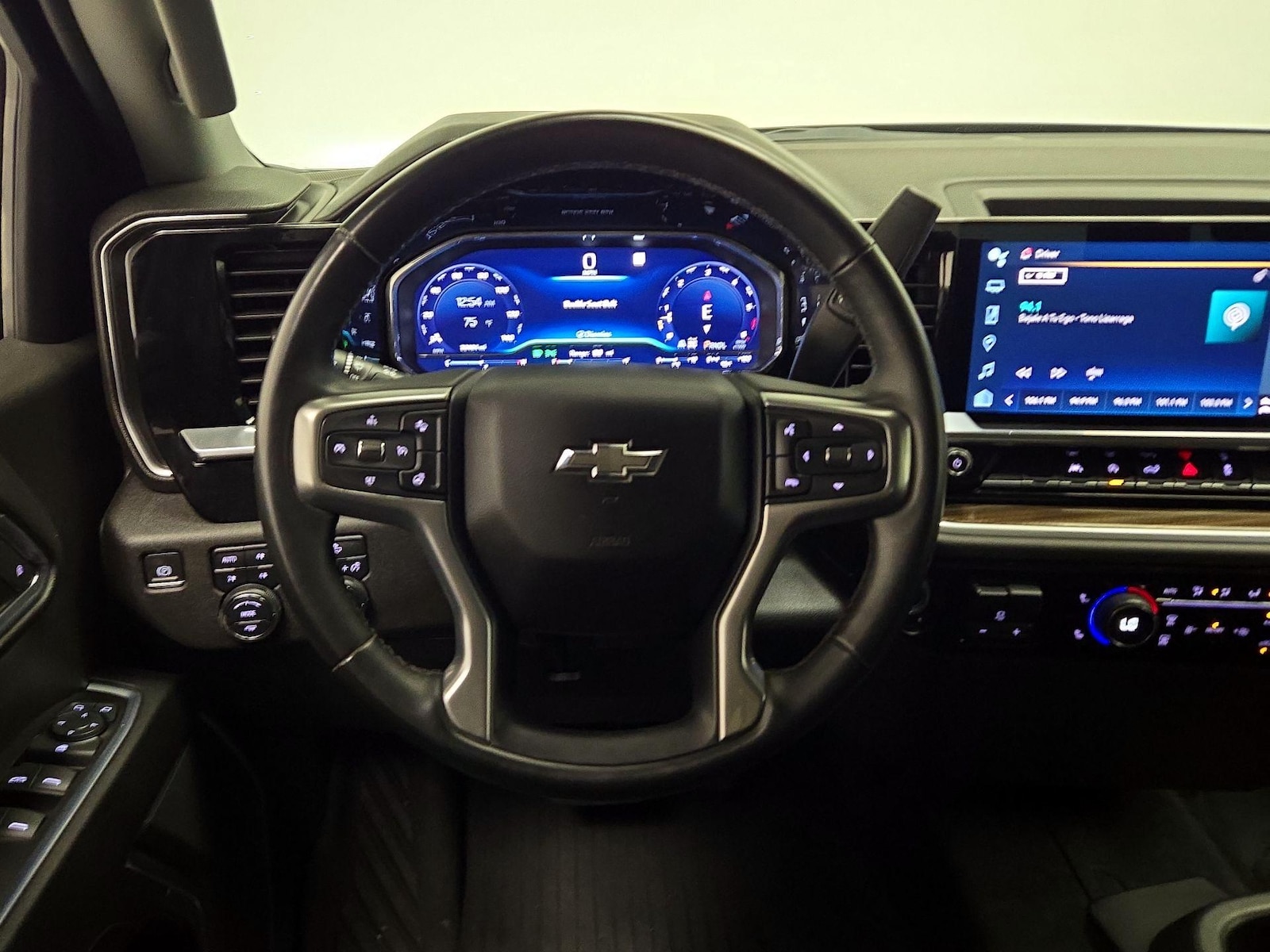 2023 Chevrolet Silverado 1500 RST - Photo 11