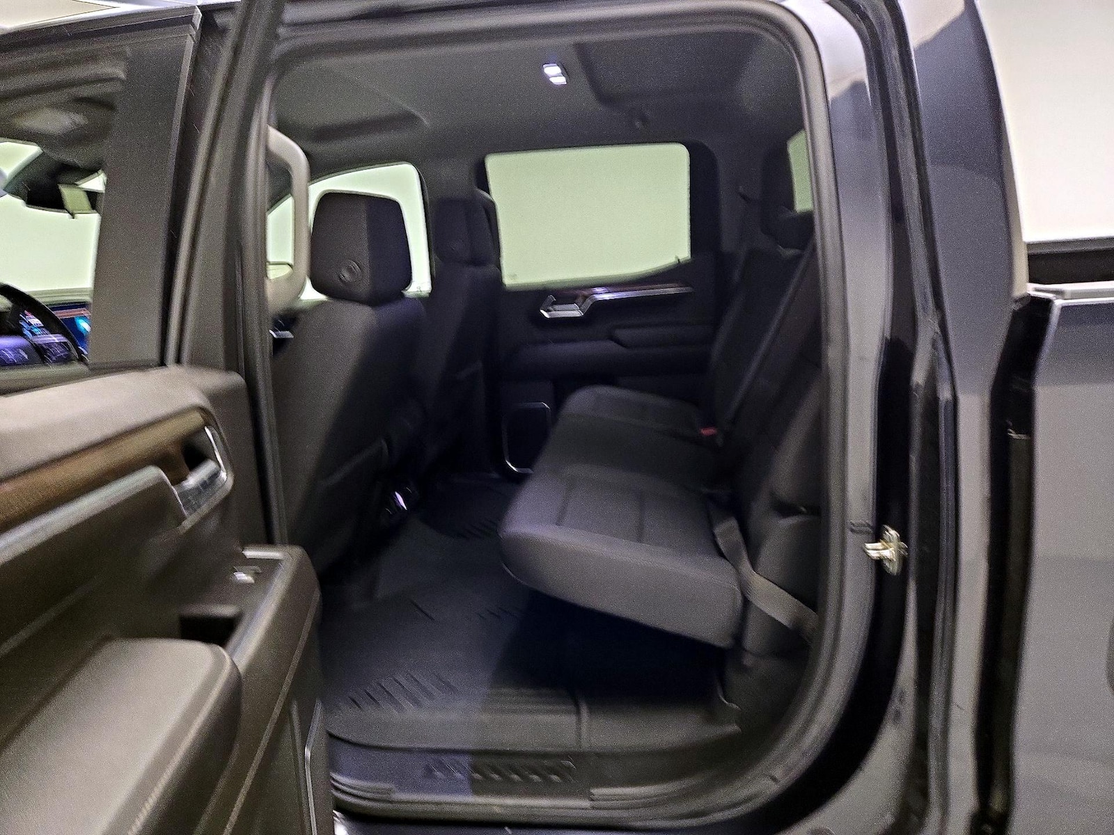 2023 Chevrolet Silverado 1500 RST - Photo 20