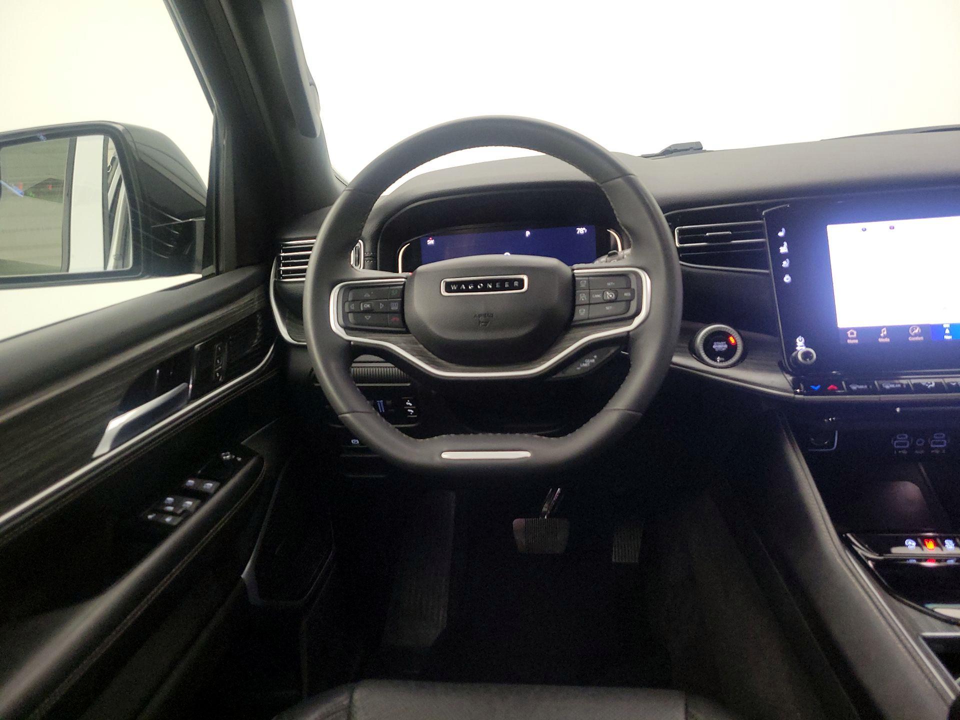 Thumbnail: 2024 Jeep Wagoneer - 10